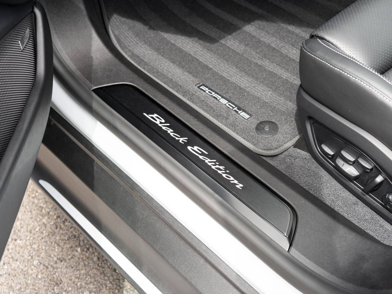 Porsche Taycan view 18