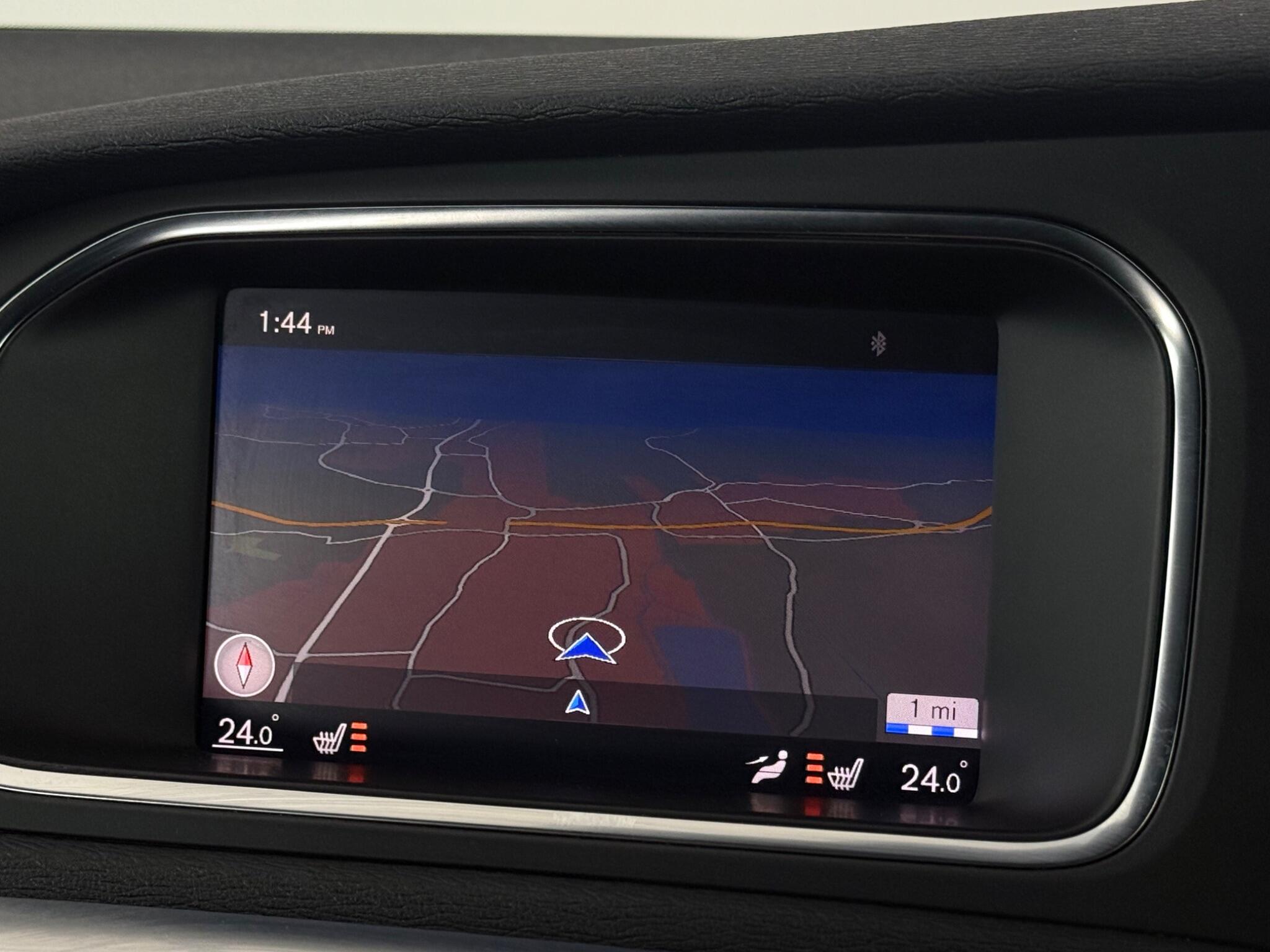 Volvo V40 view 24