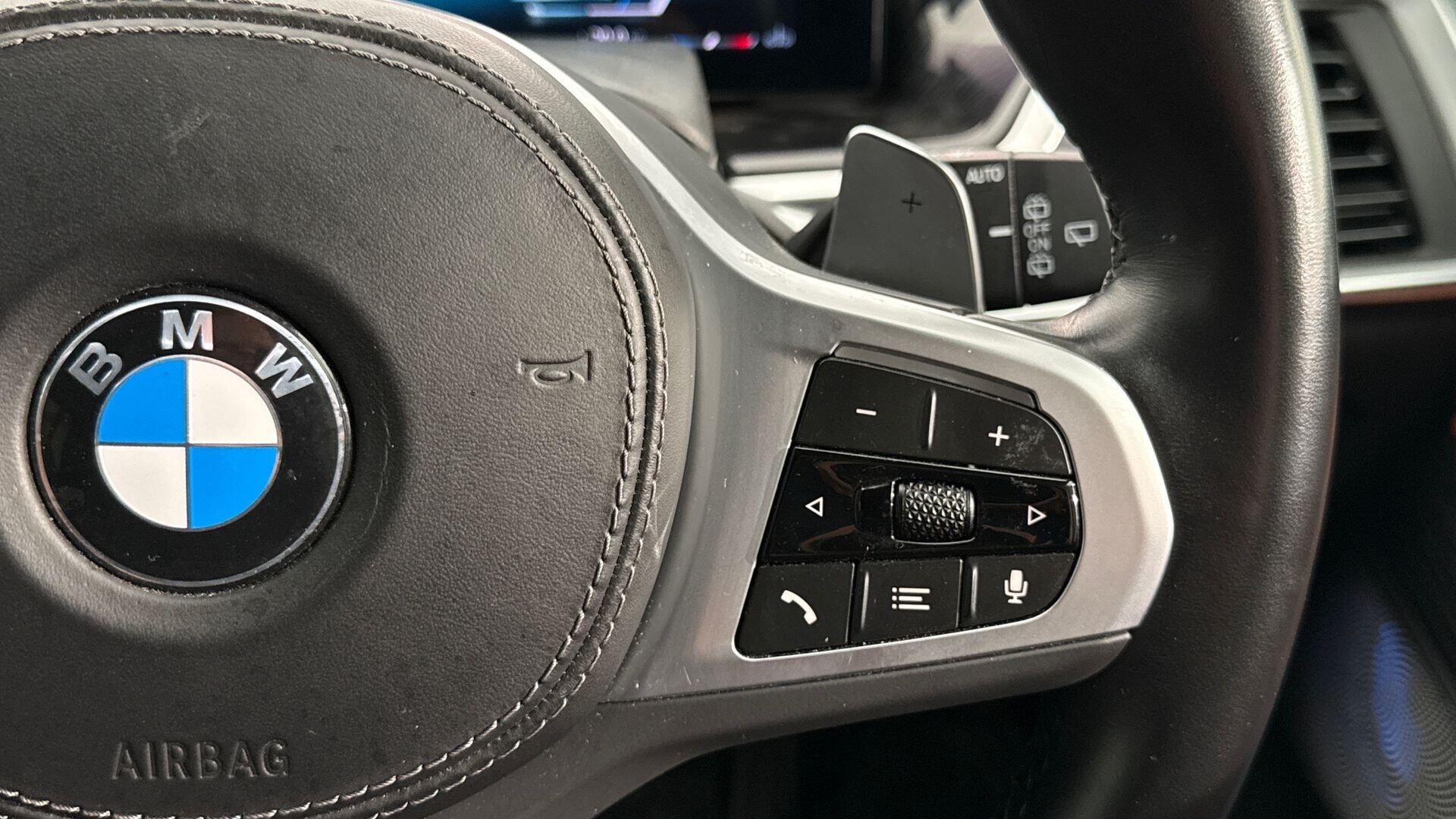 BMW X7 view 19