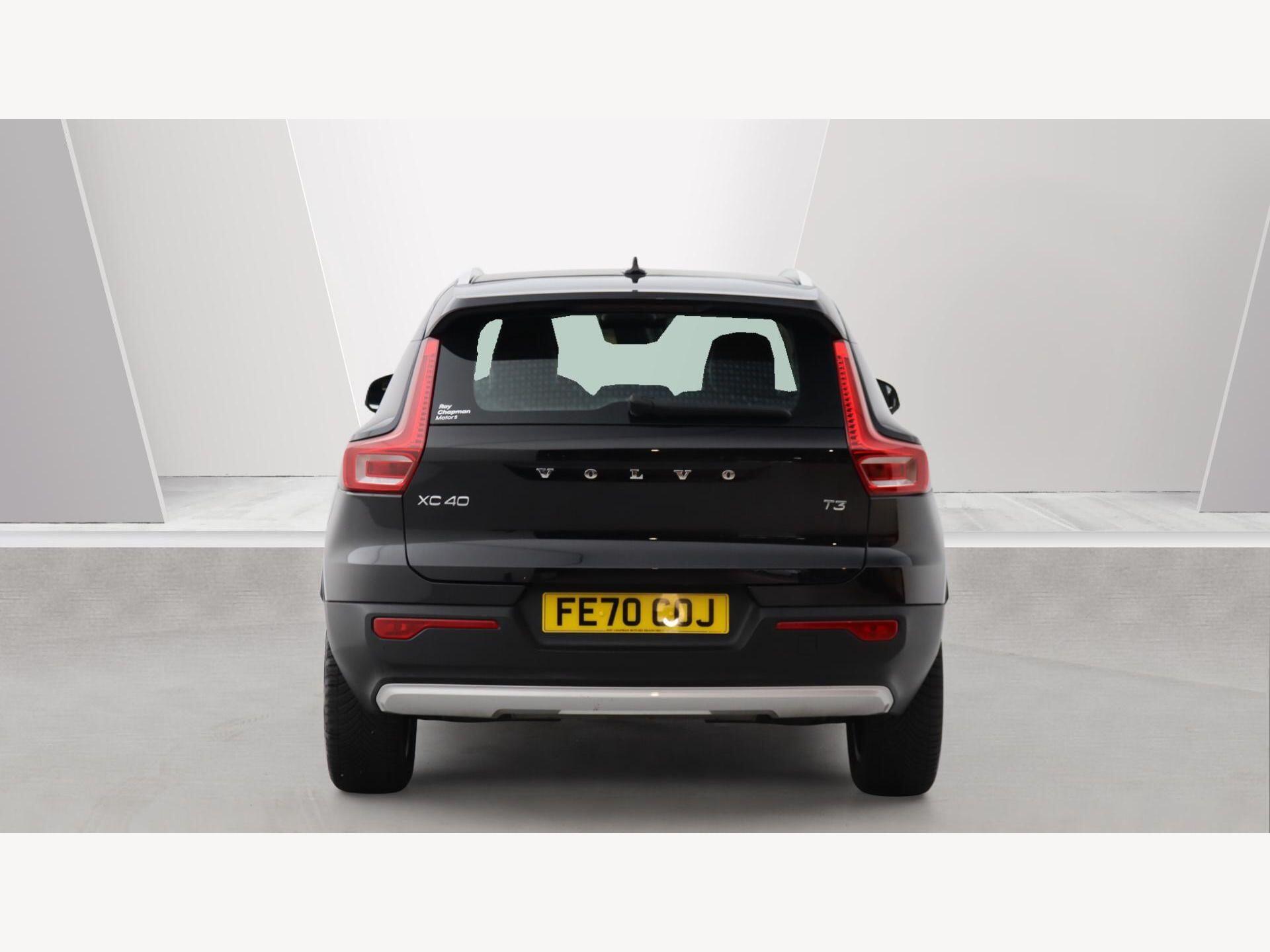 Volvo XC40 view 10