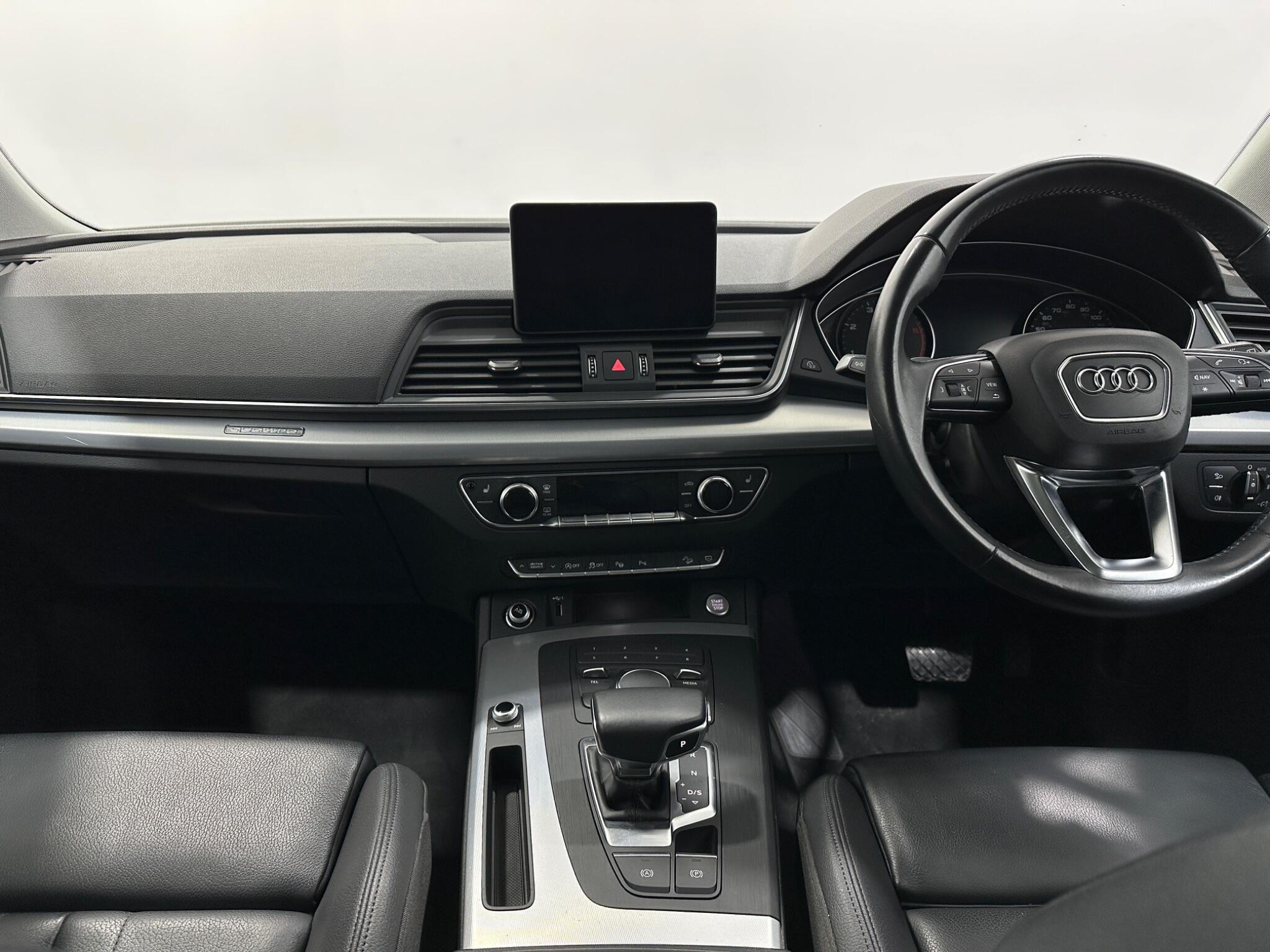 Audi Q5 view 20