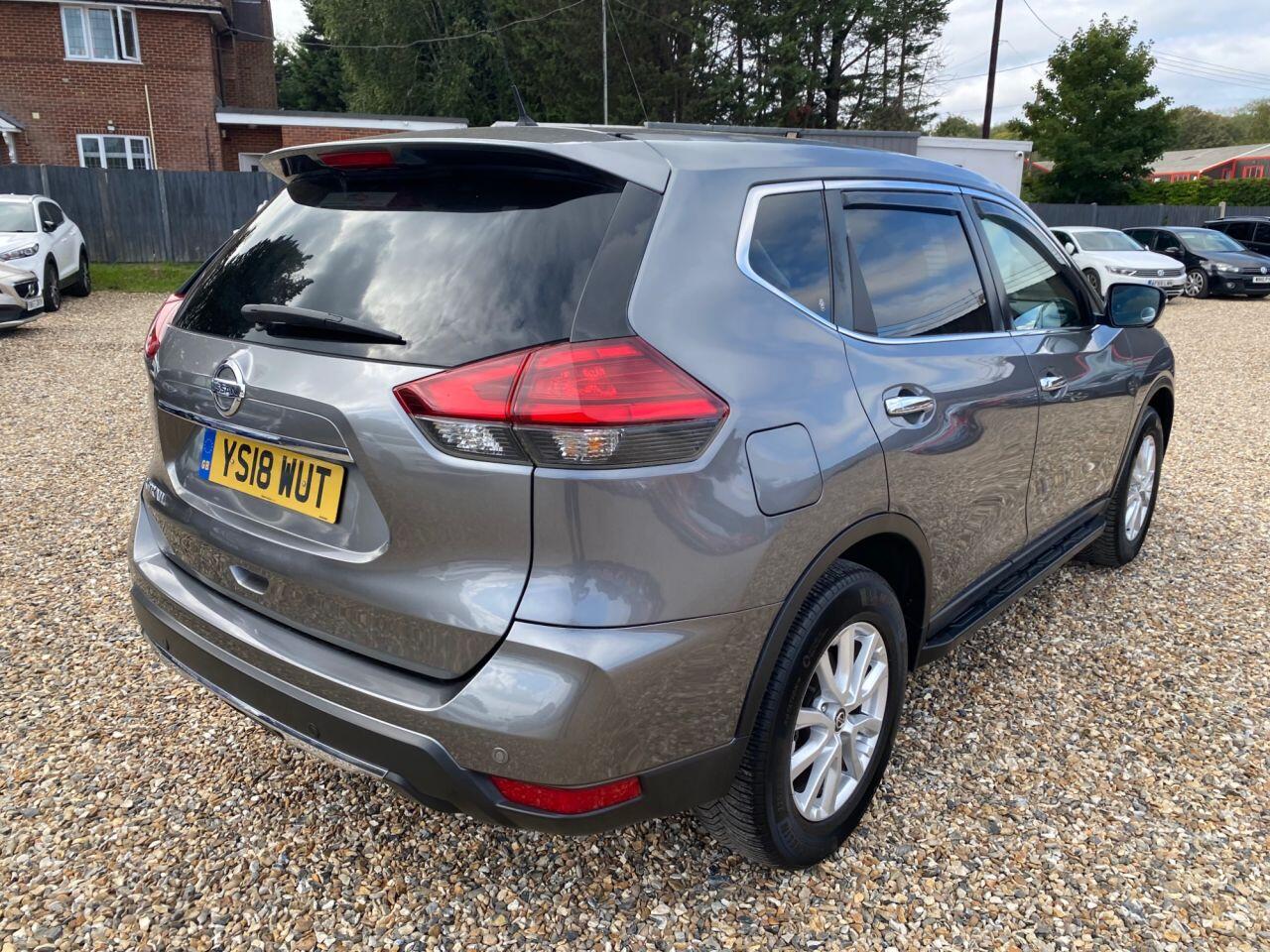 Nissan X-Trail view 4
