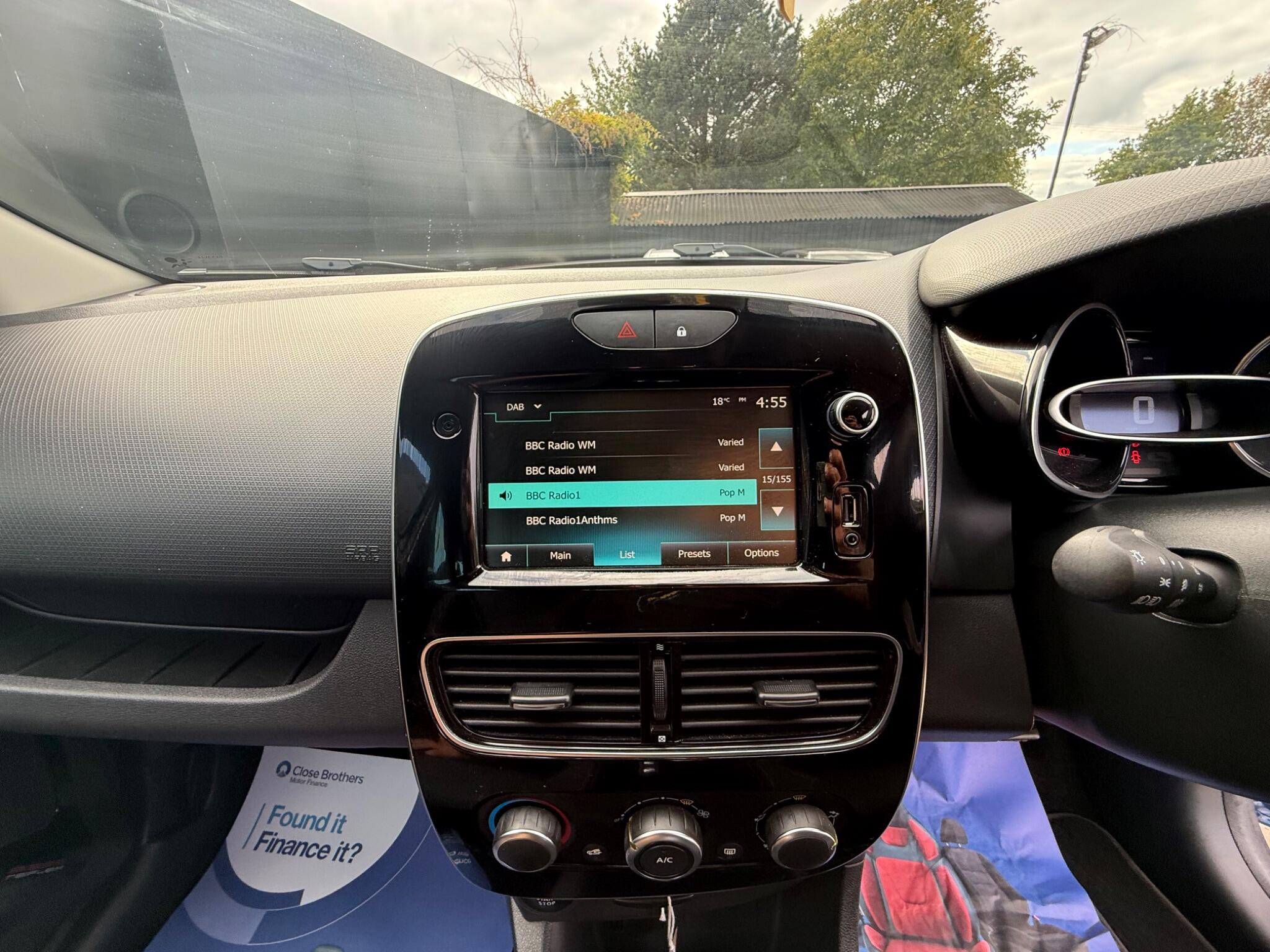 Renault Clio view 31