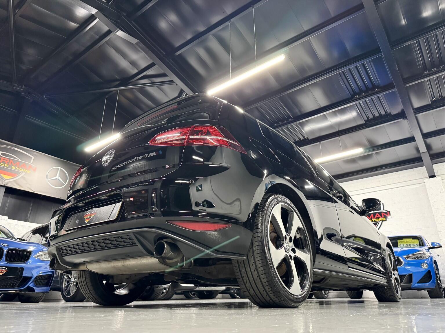 Volkswagen Golf view 8