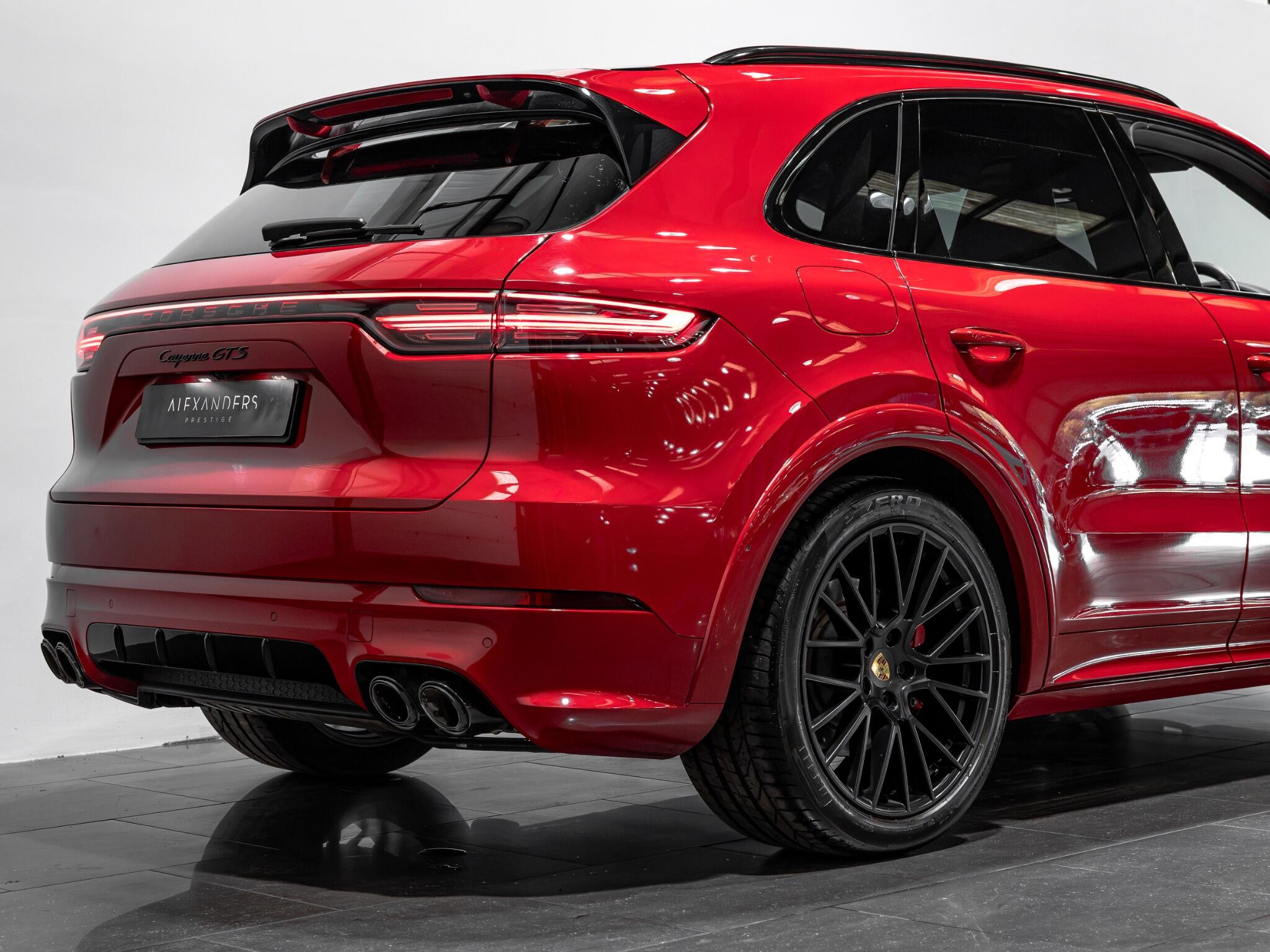 Porsche Cayenne view 12