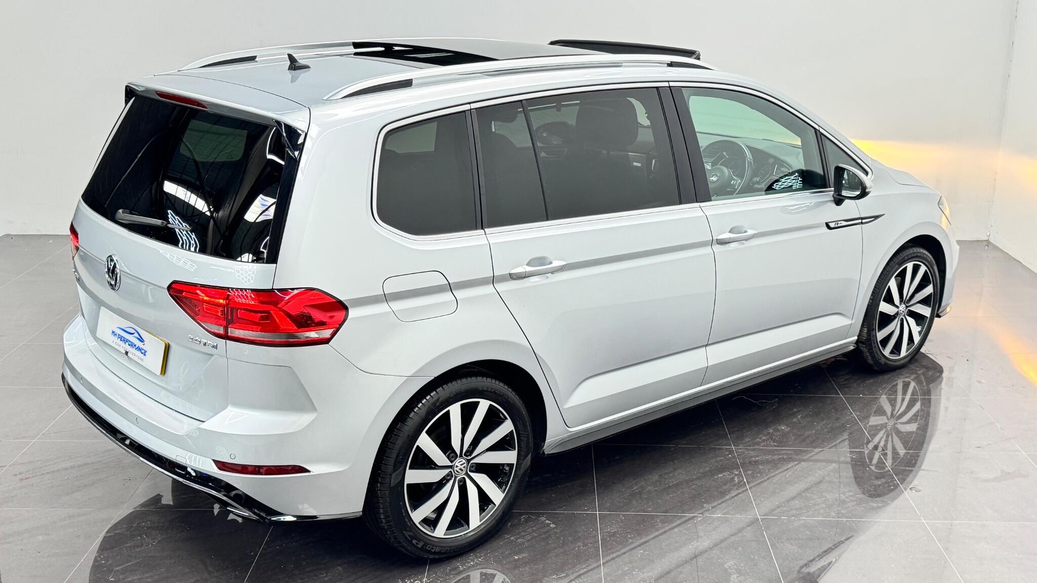 Volkswagen Touran view 52