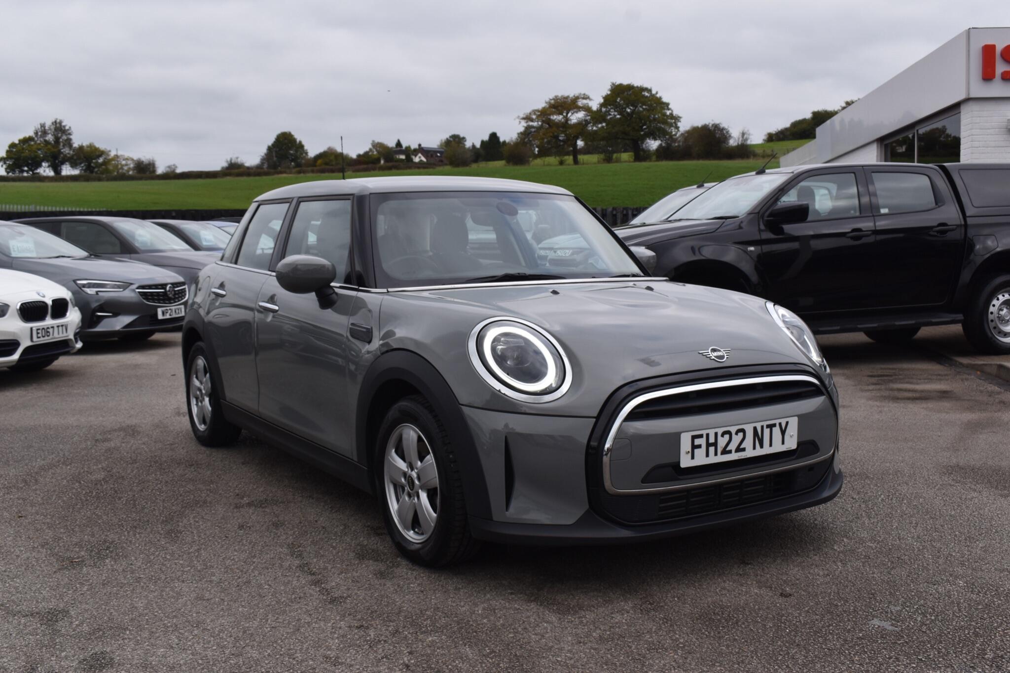 Hatch - 1.5 Cooper Classic Steptronic Euro 6 (s/s) 5dr - Image 8