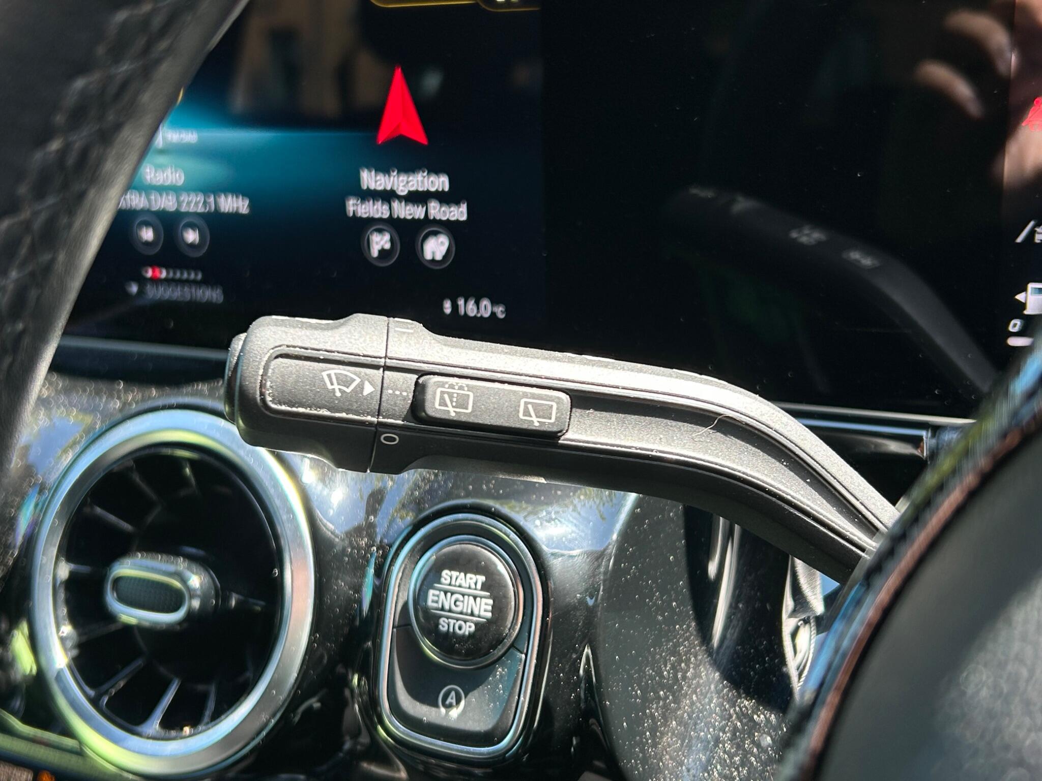Mercedes-Benz Gla view 32