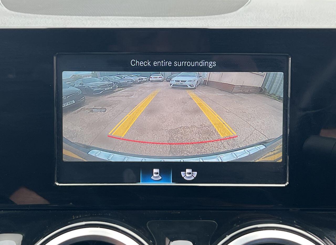 Mercedes-Benz Gla view 44