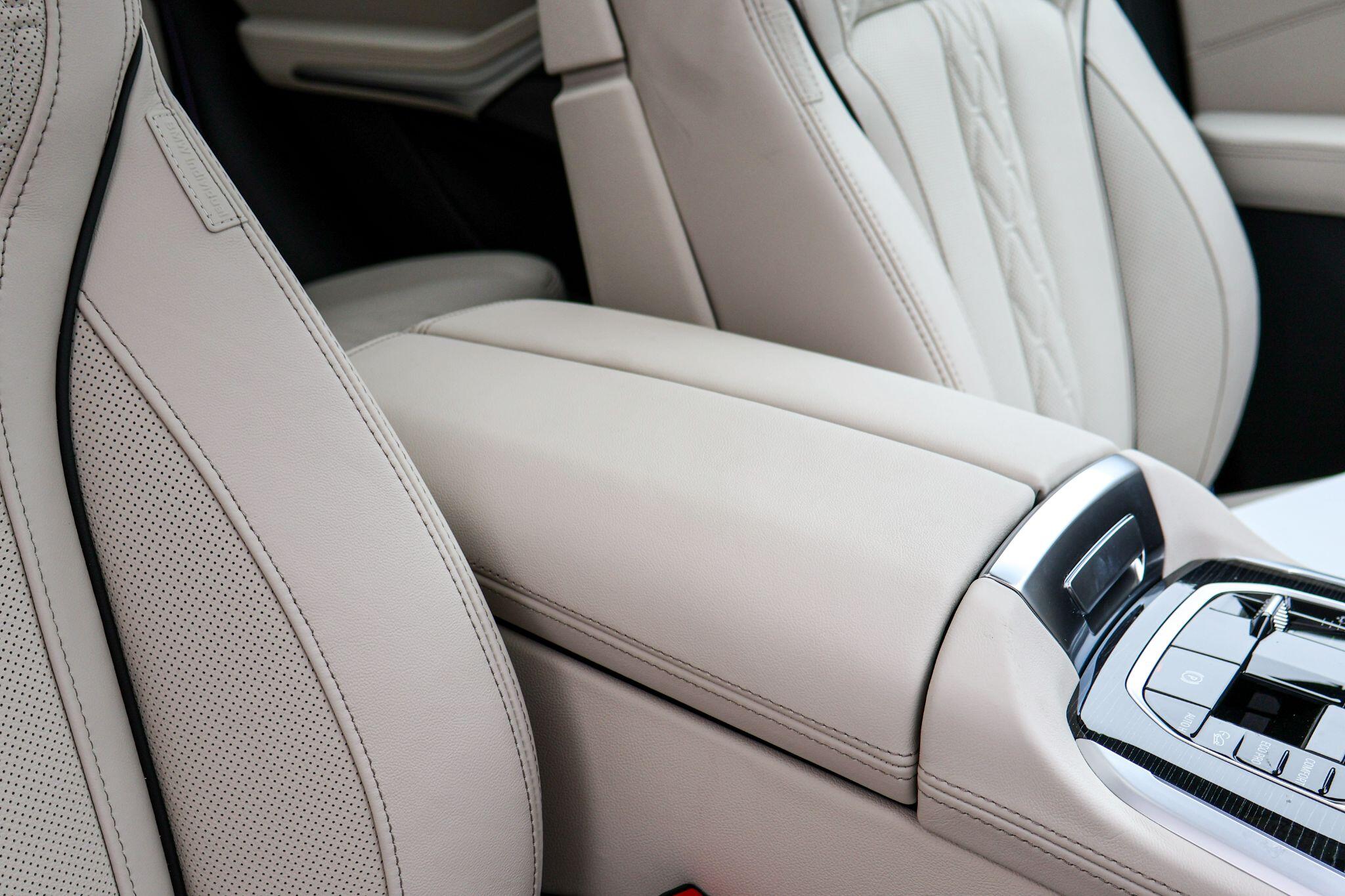 BMW X5 view 16