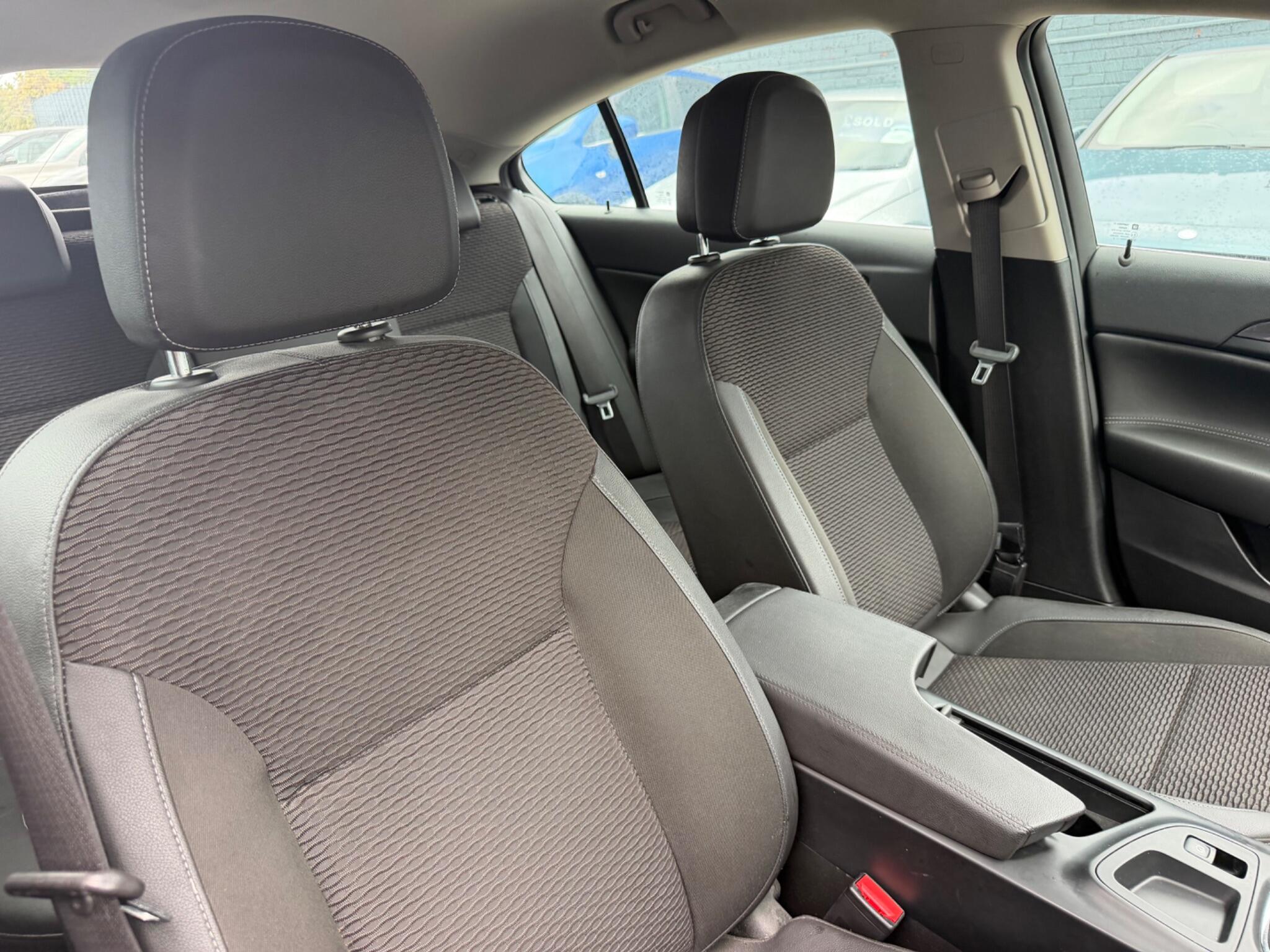 Vauxhall Insignia view 11