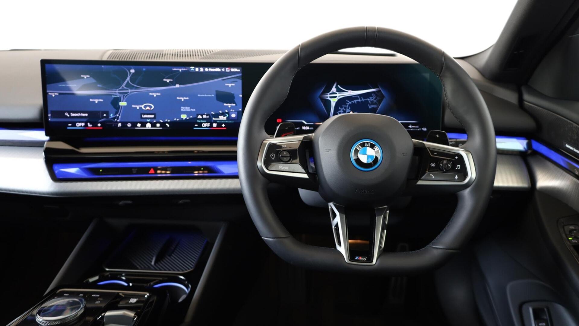 BMW 5 Series view 5