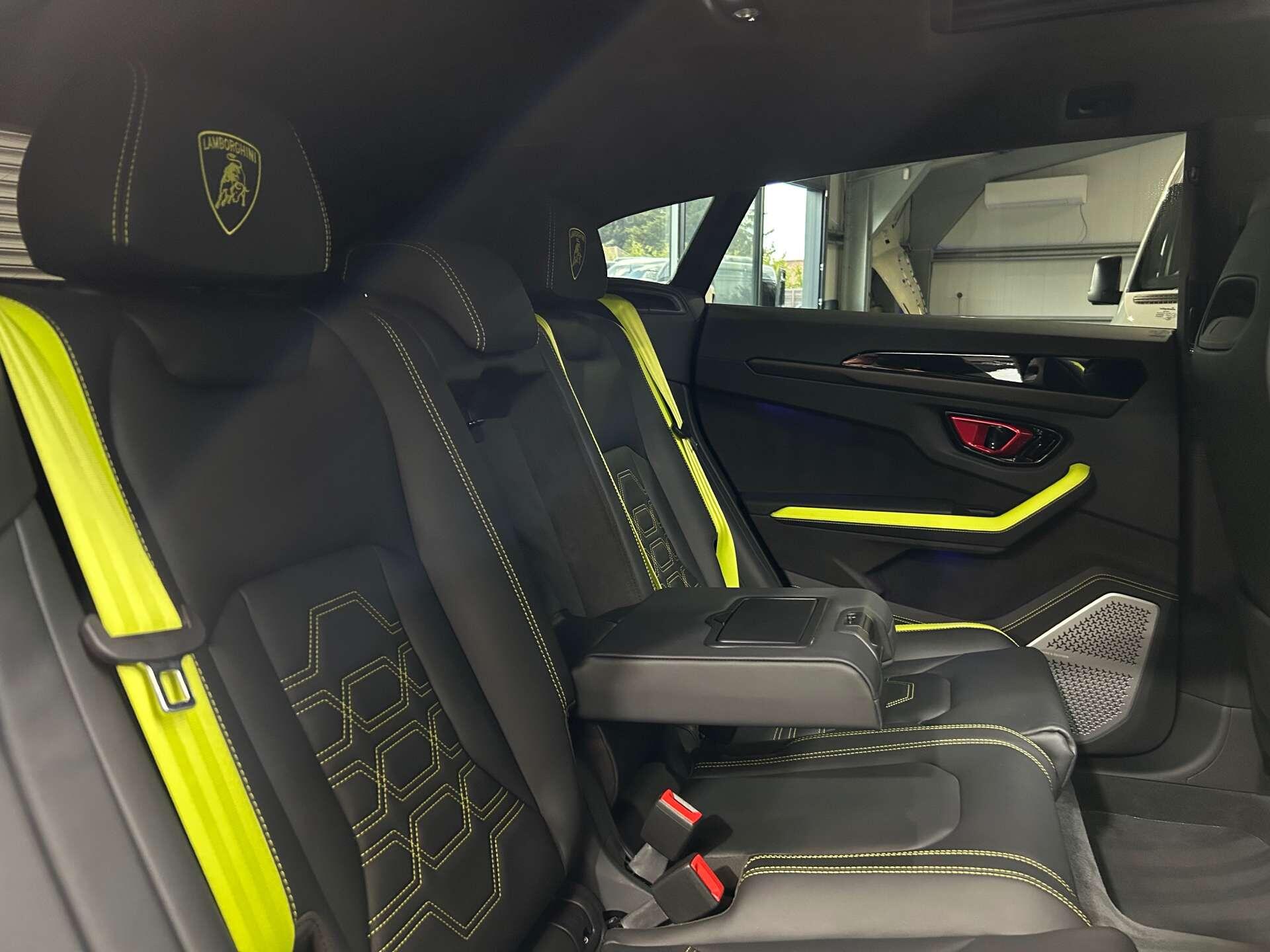 Lamborghini Urus view 54