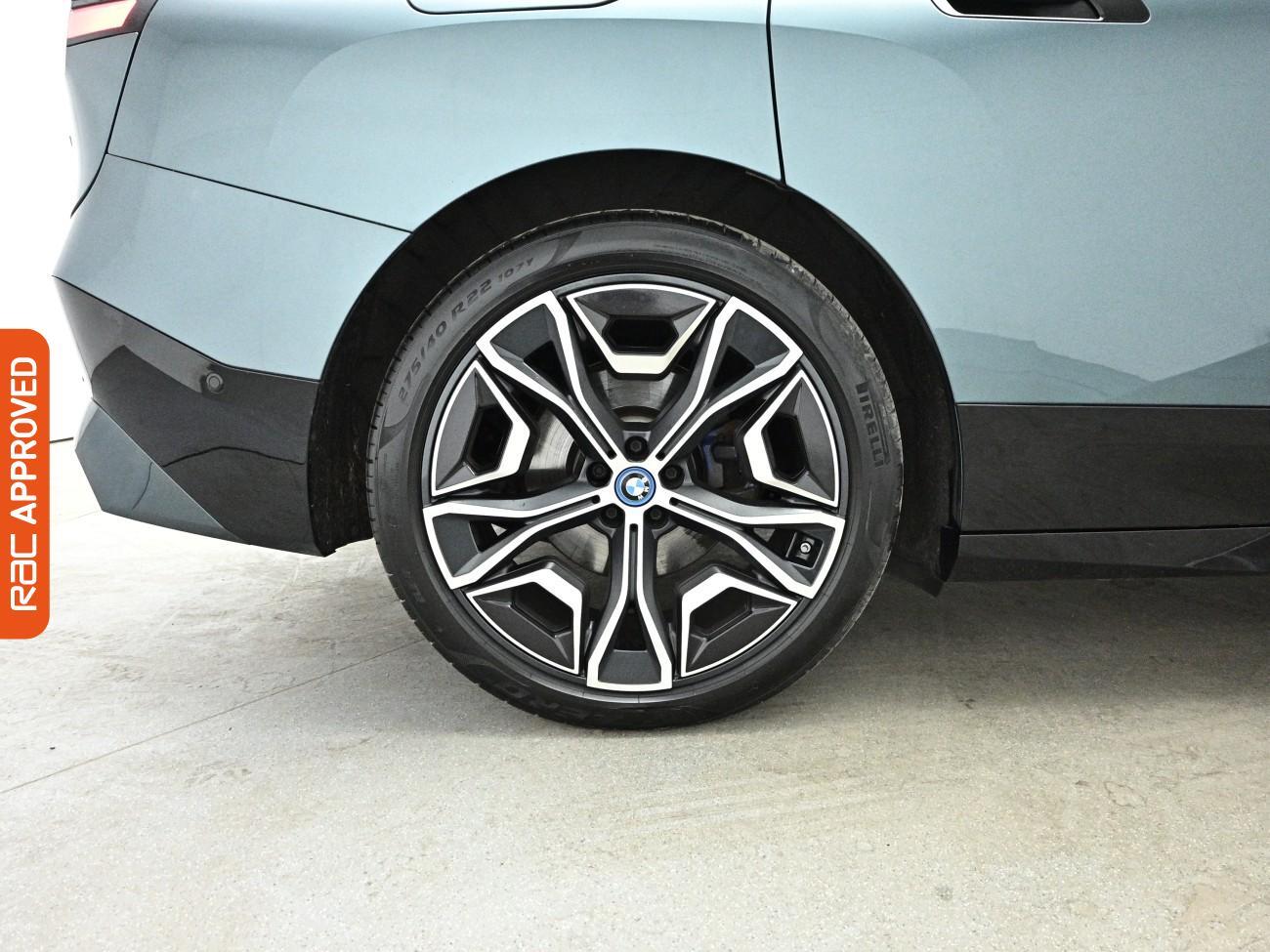 BMW iX view 32