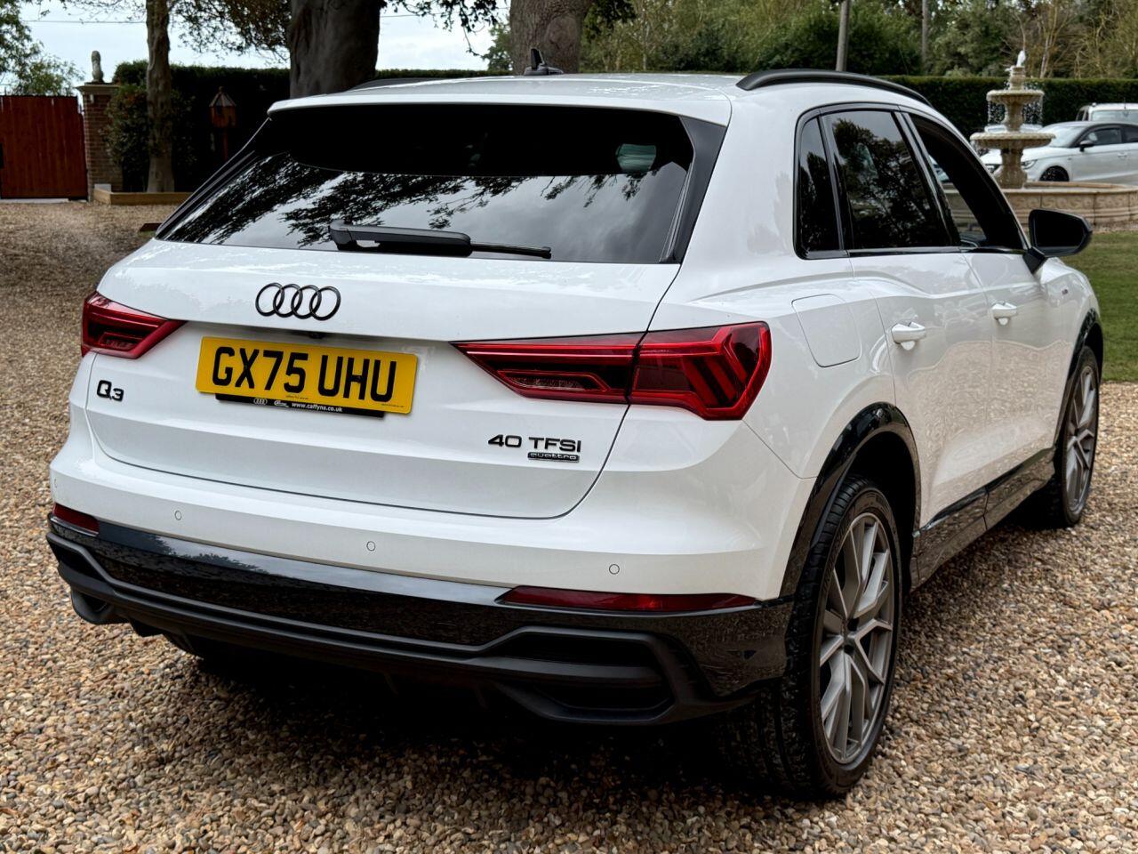 Audi Q3 view 17