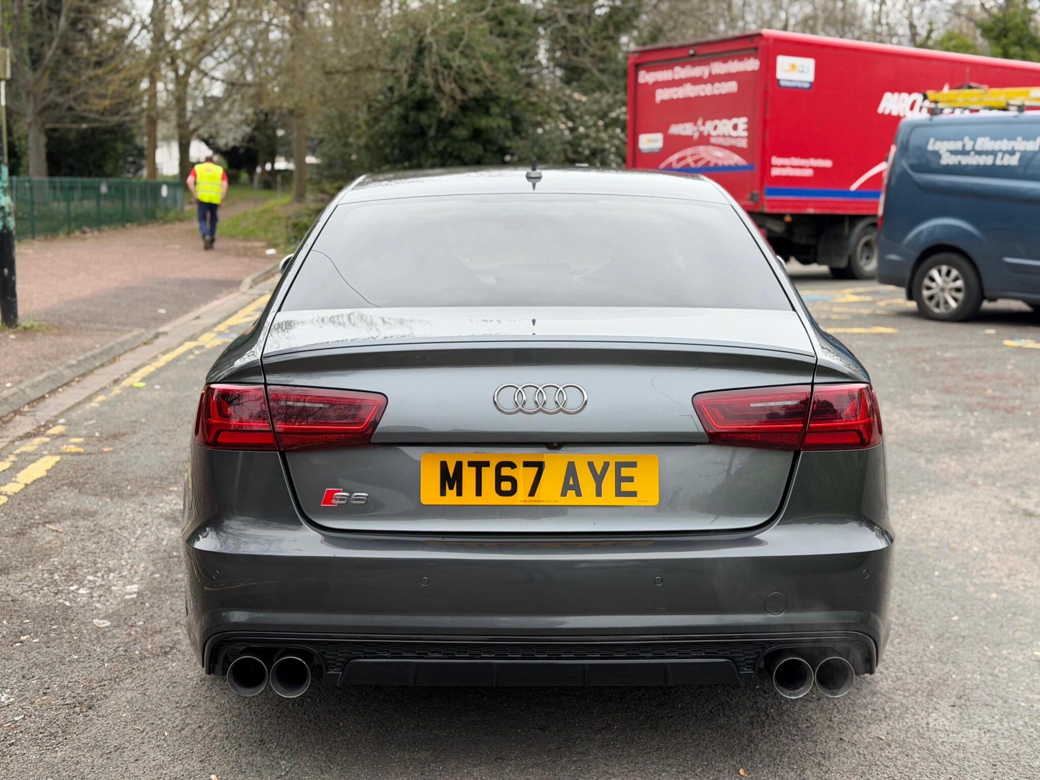 Audi S6 view 4