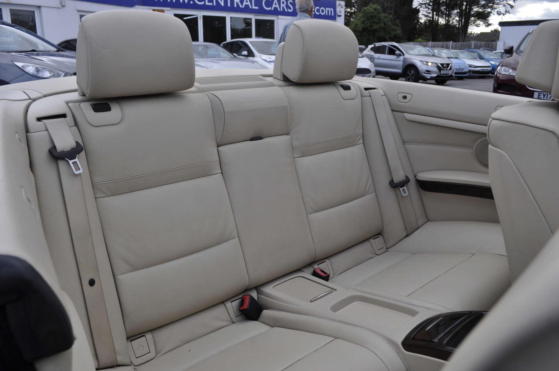 BMW 3 Series view 10