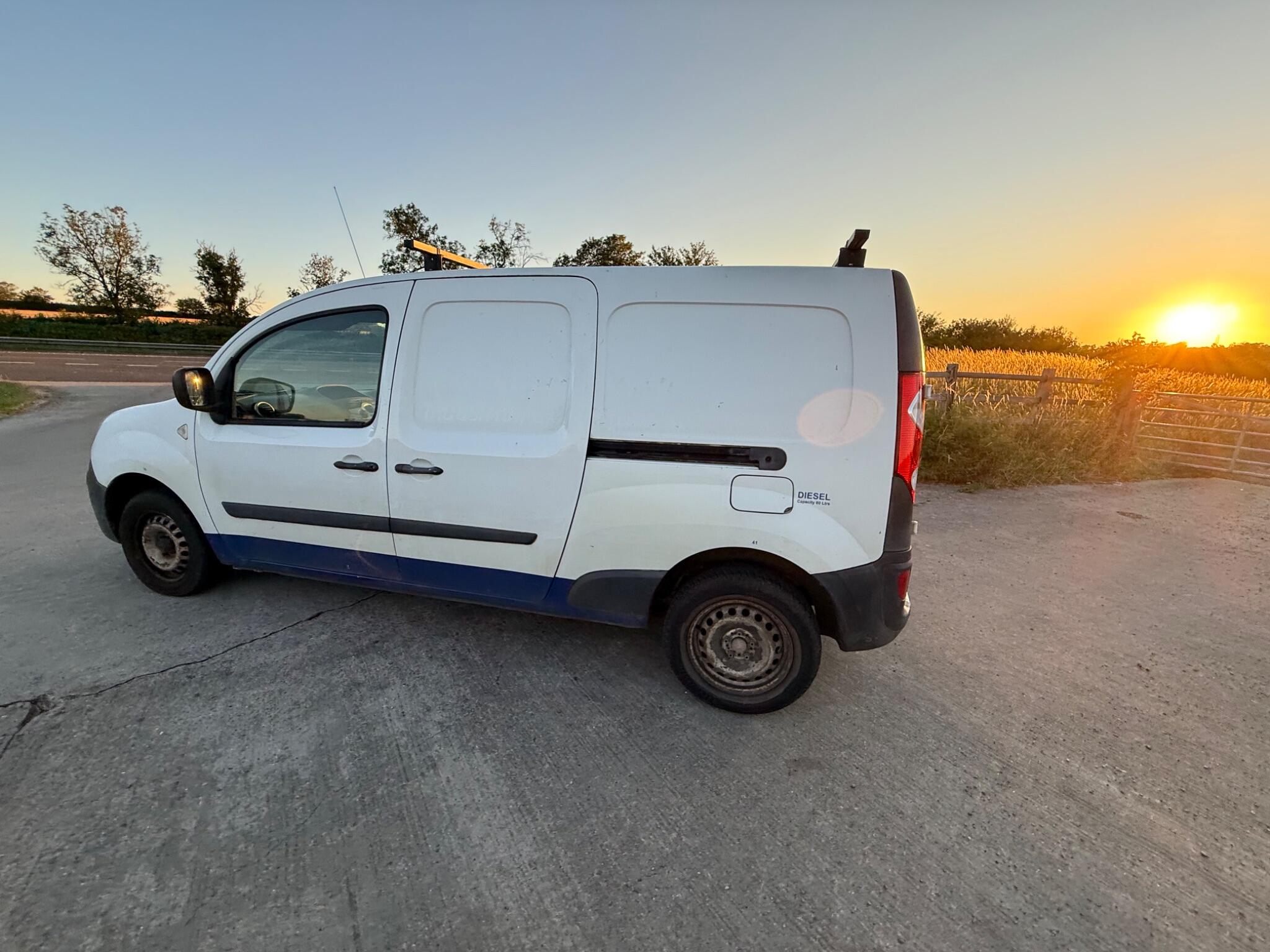 Renault Kangoo Maxi 1.5 LL21 dCi FWD L3 H1 4dr — photo 13 of 68