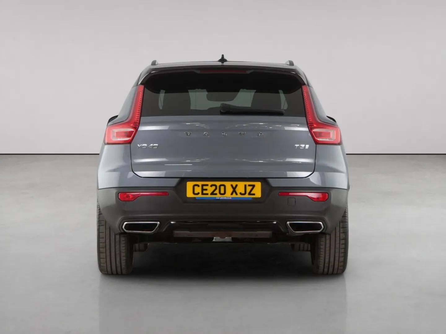 Volvo XC40 view 13