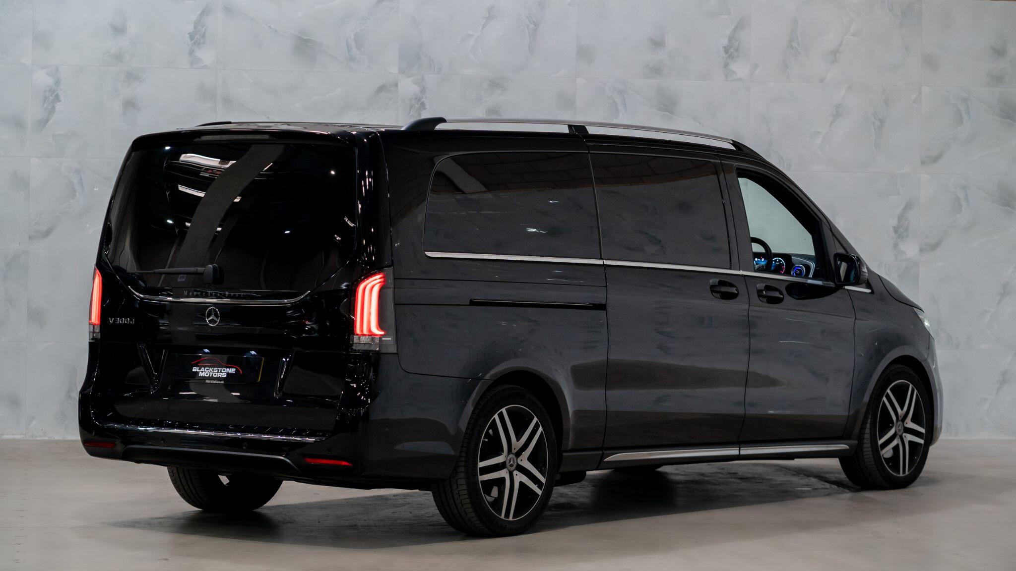 Mercedes-Benz V-Class view 9
