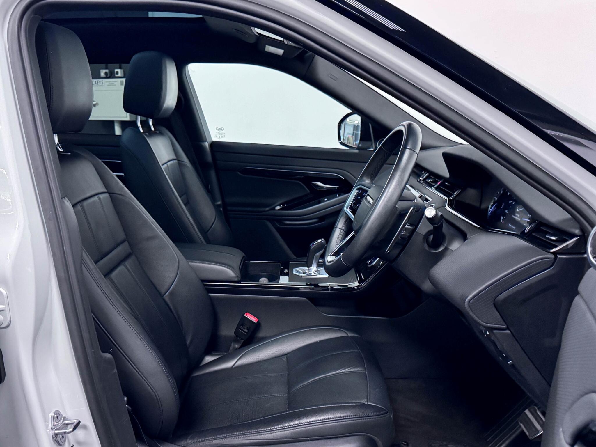 Land Rover Range Rover Evoque view 21