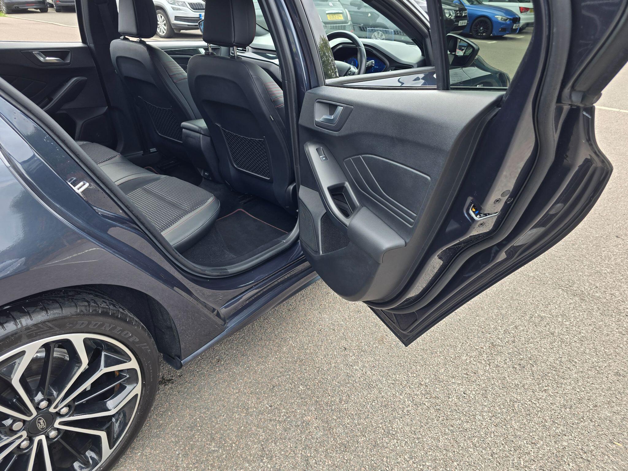 Ford Focus view 55
