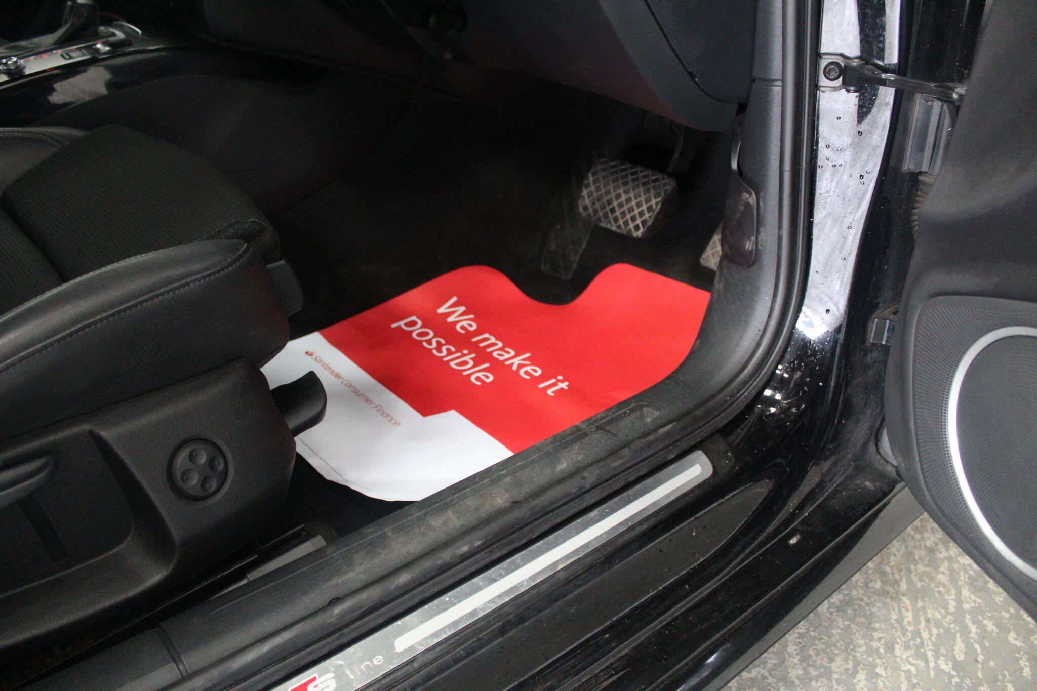 Audi A4 view 32