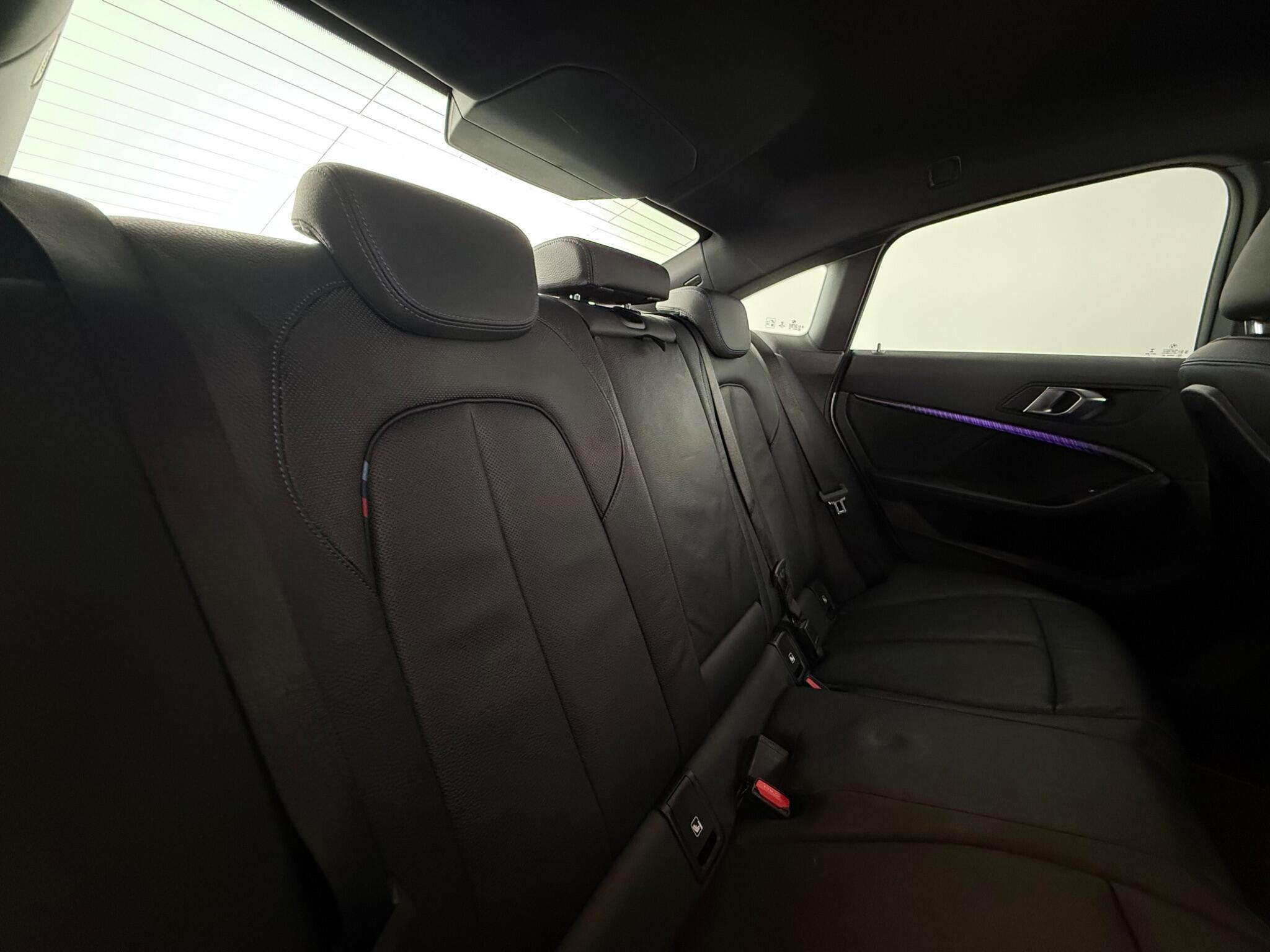 BMW 2 Series view 26