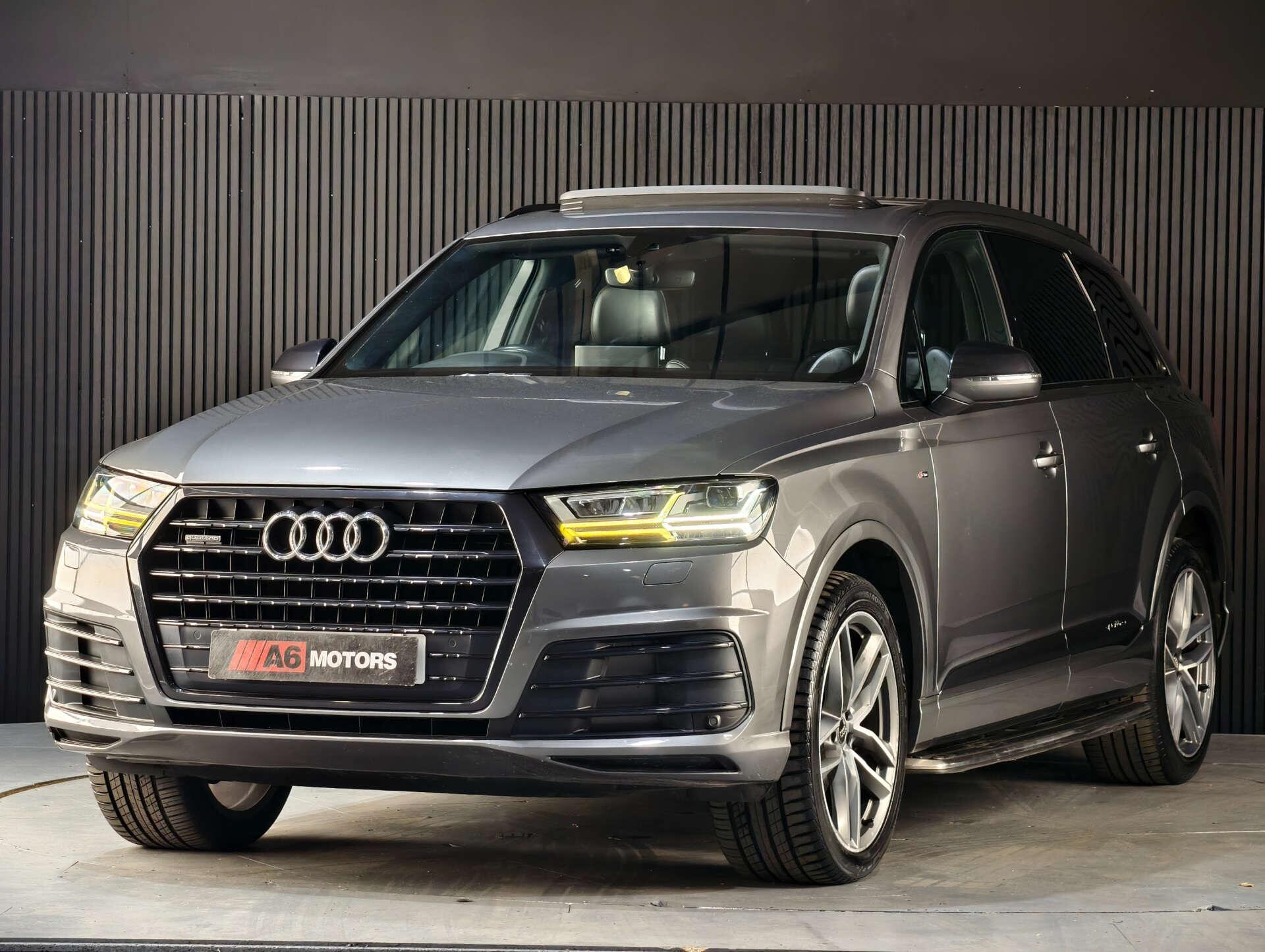 Audi Q7 view 9