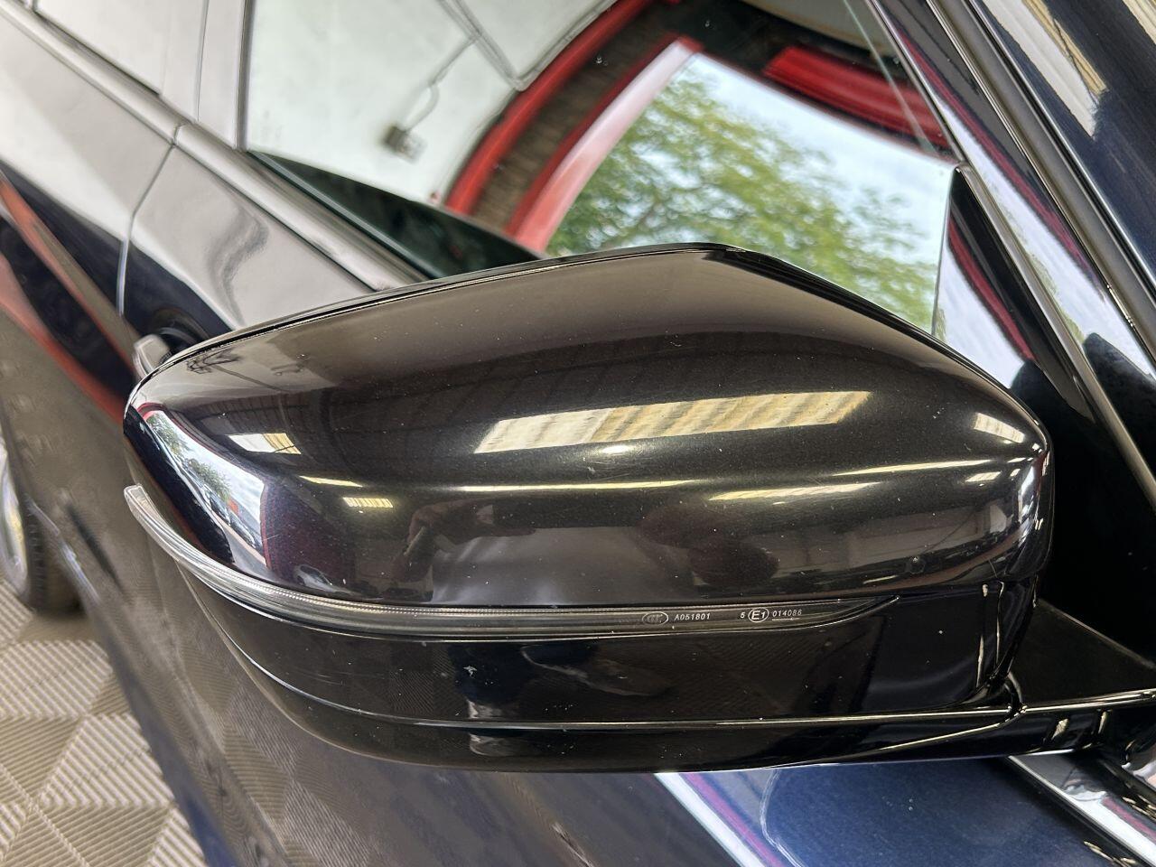 BMW 5 Series view 16