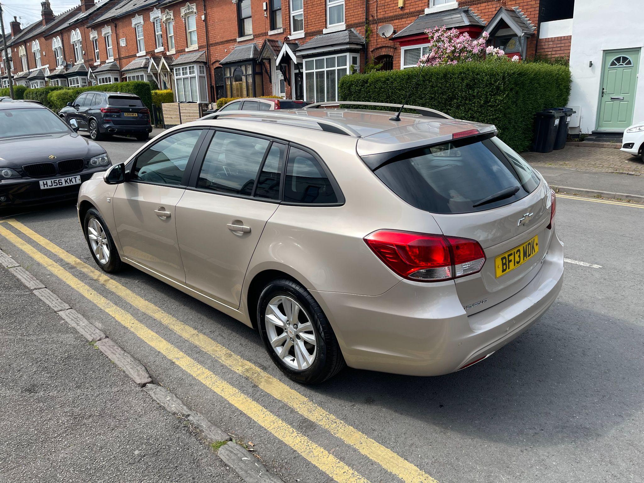 Chevrolet Cruze view 18