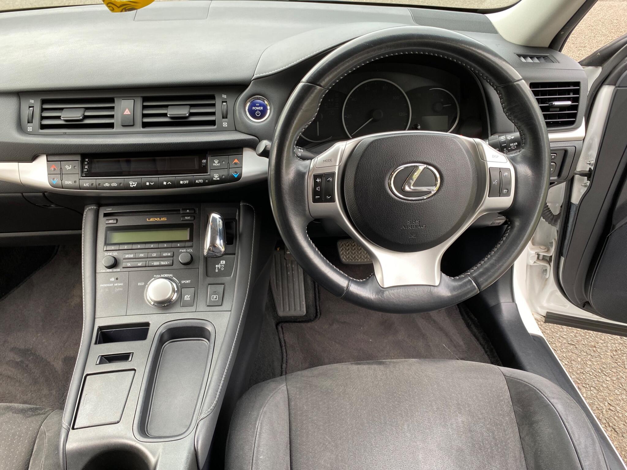Lexus CT view 11
