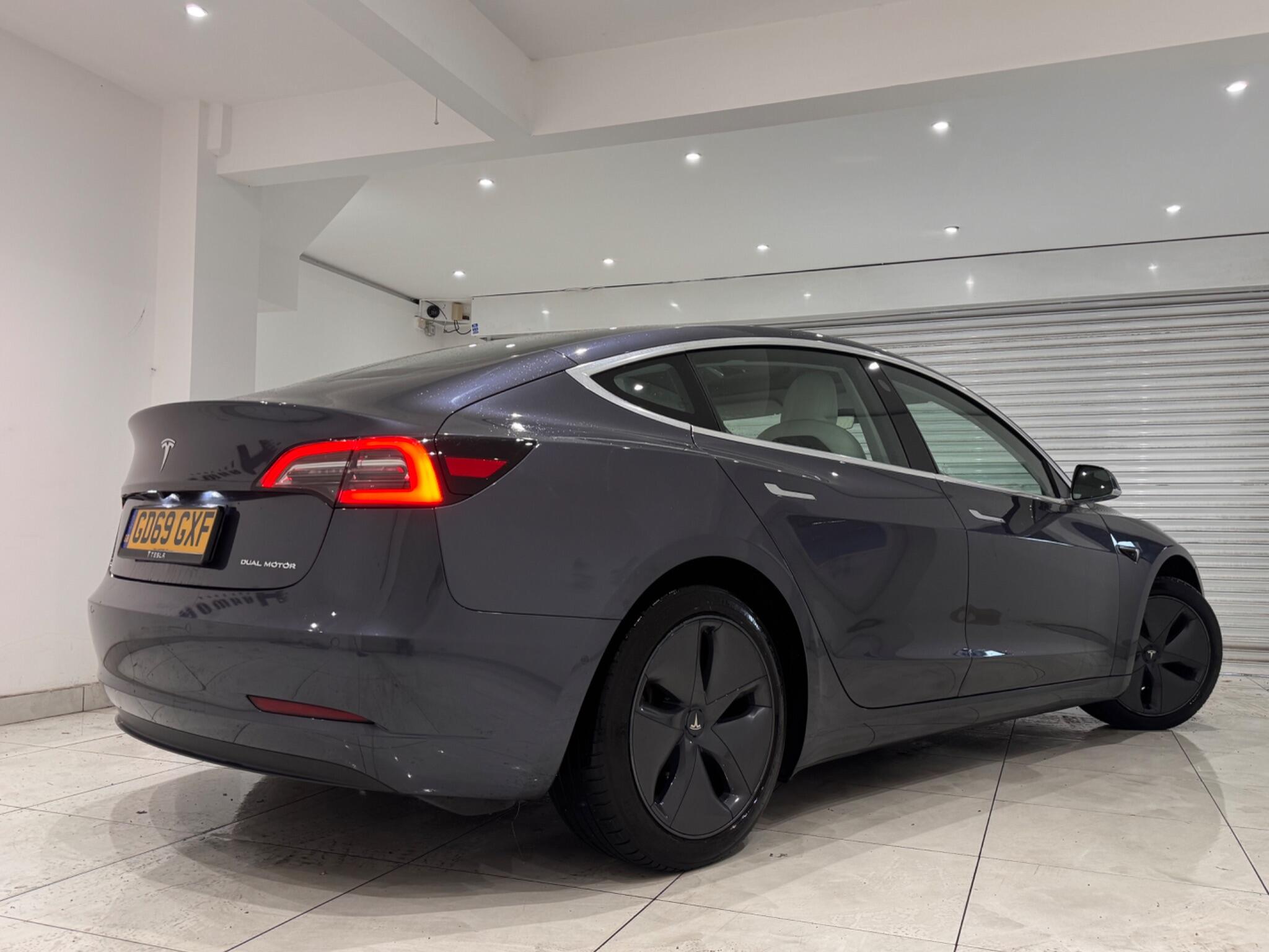 Tesla Model 3 view 3