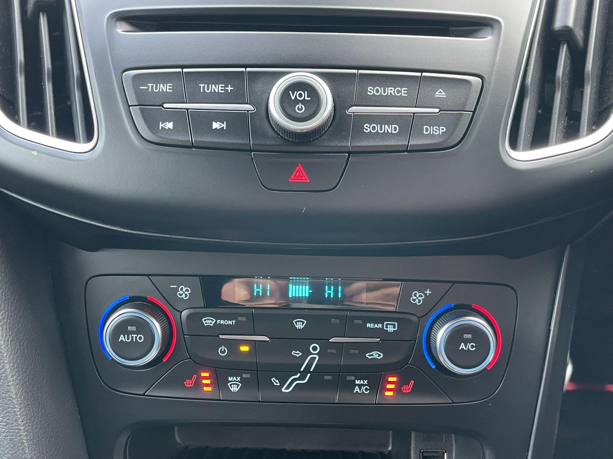 Ford Focus view 29