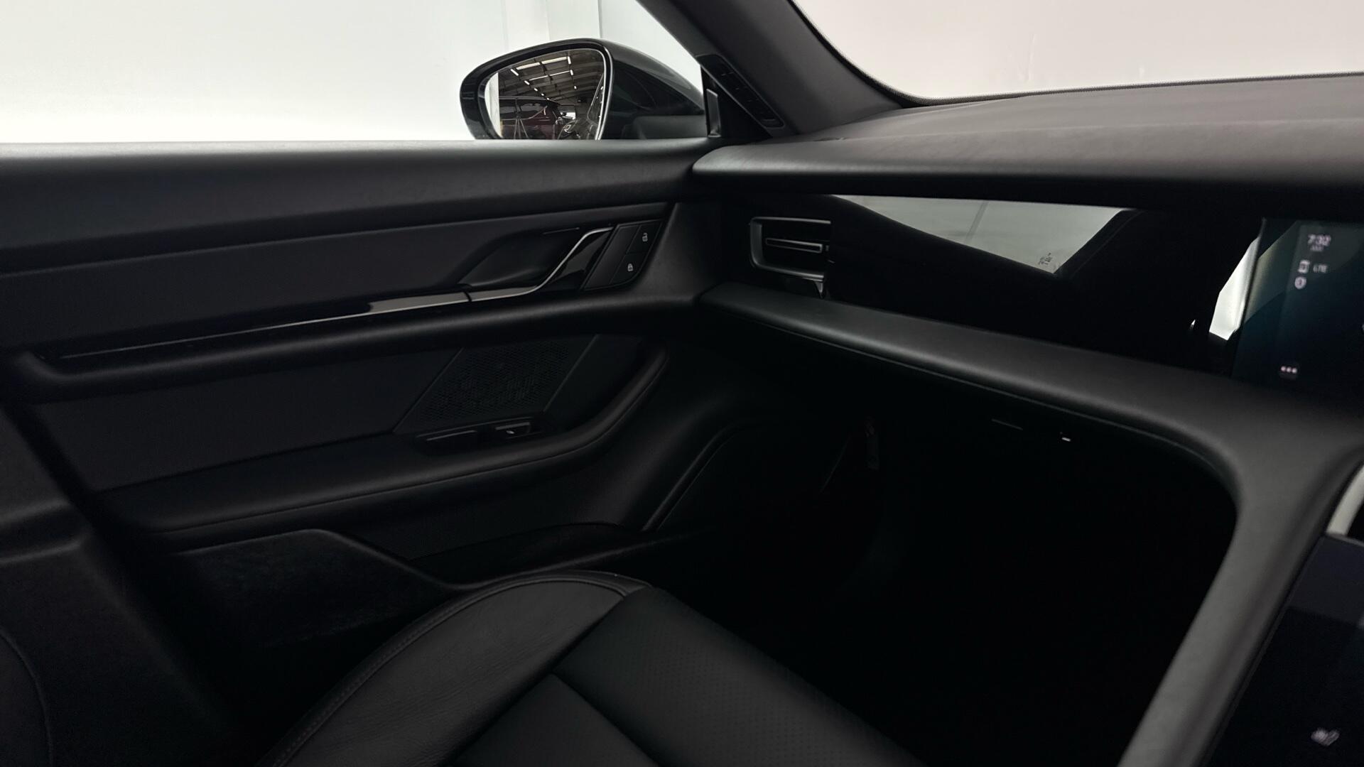 Porsche Taycan view 51