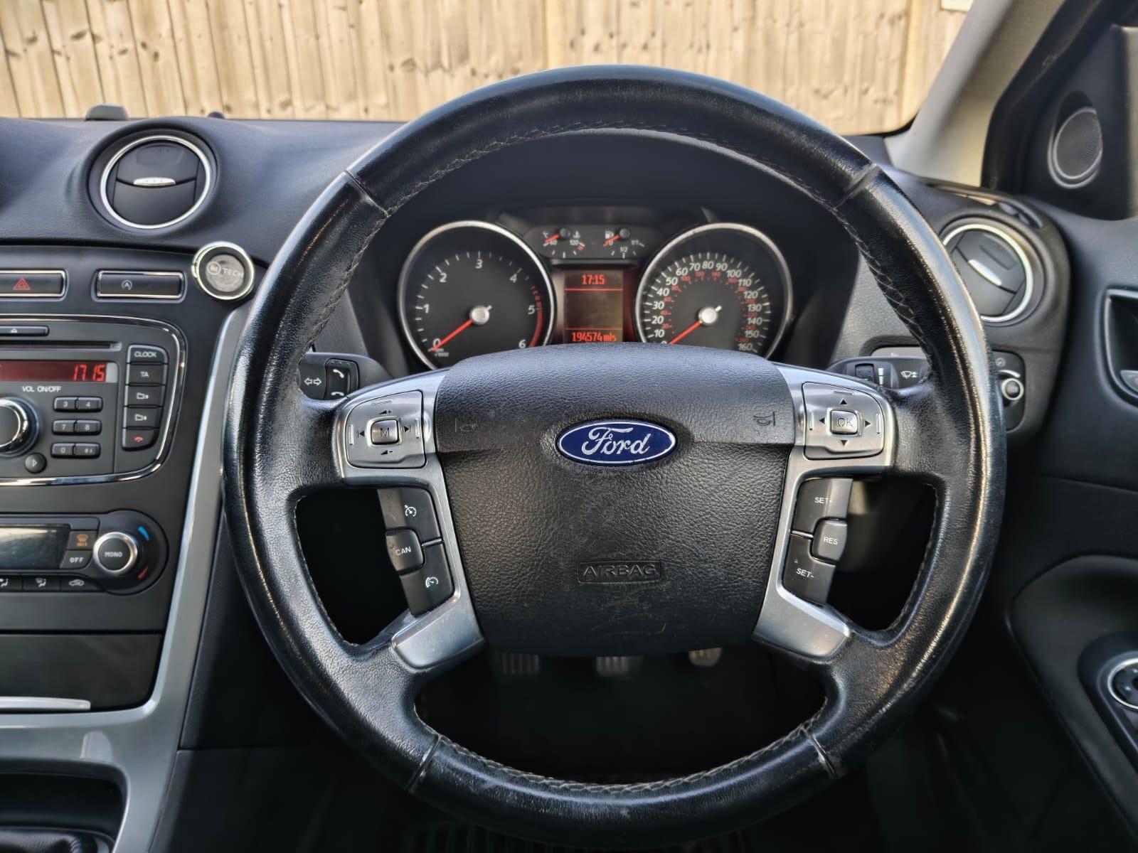 Ford Mondeo view 16
