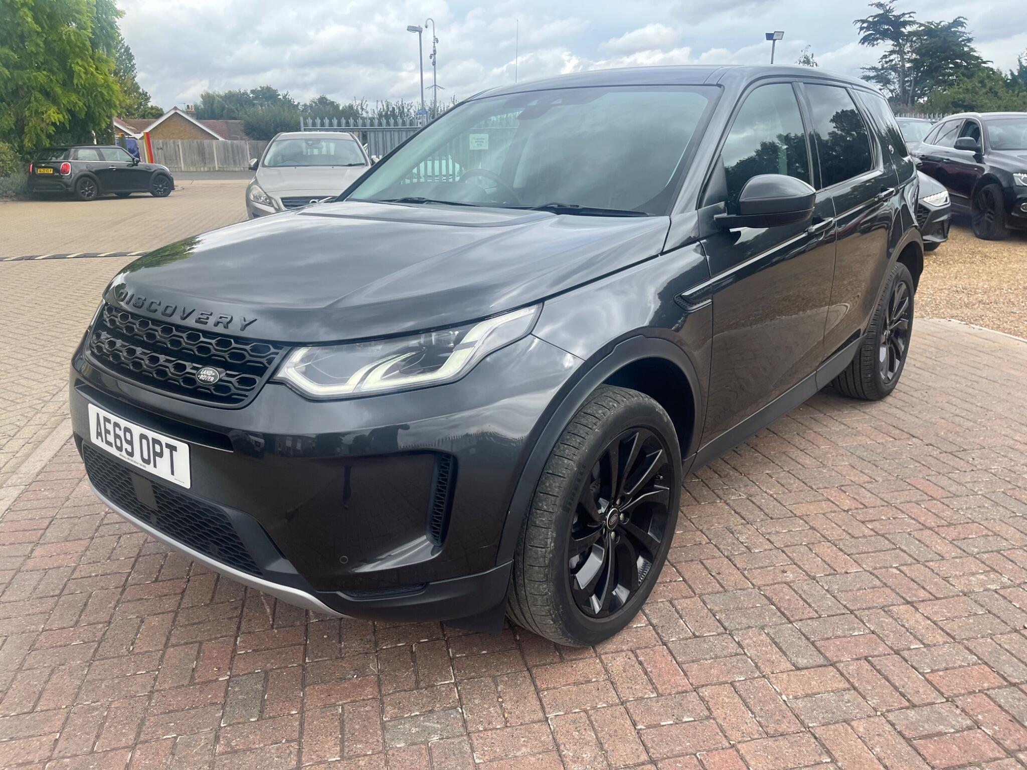 Land Rover Discovery Sport view 12