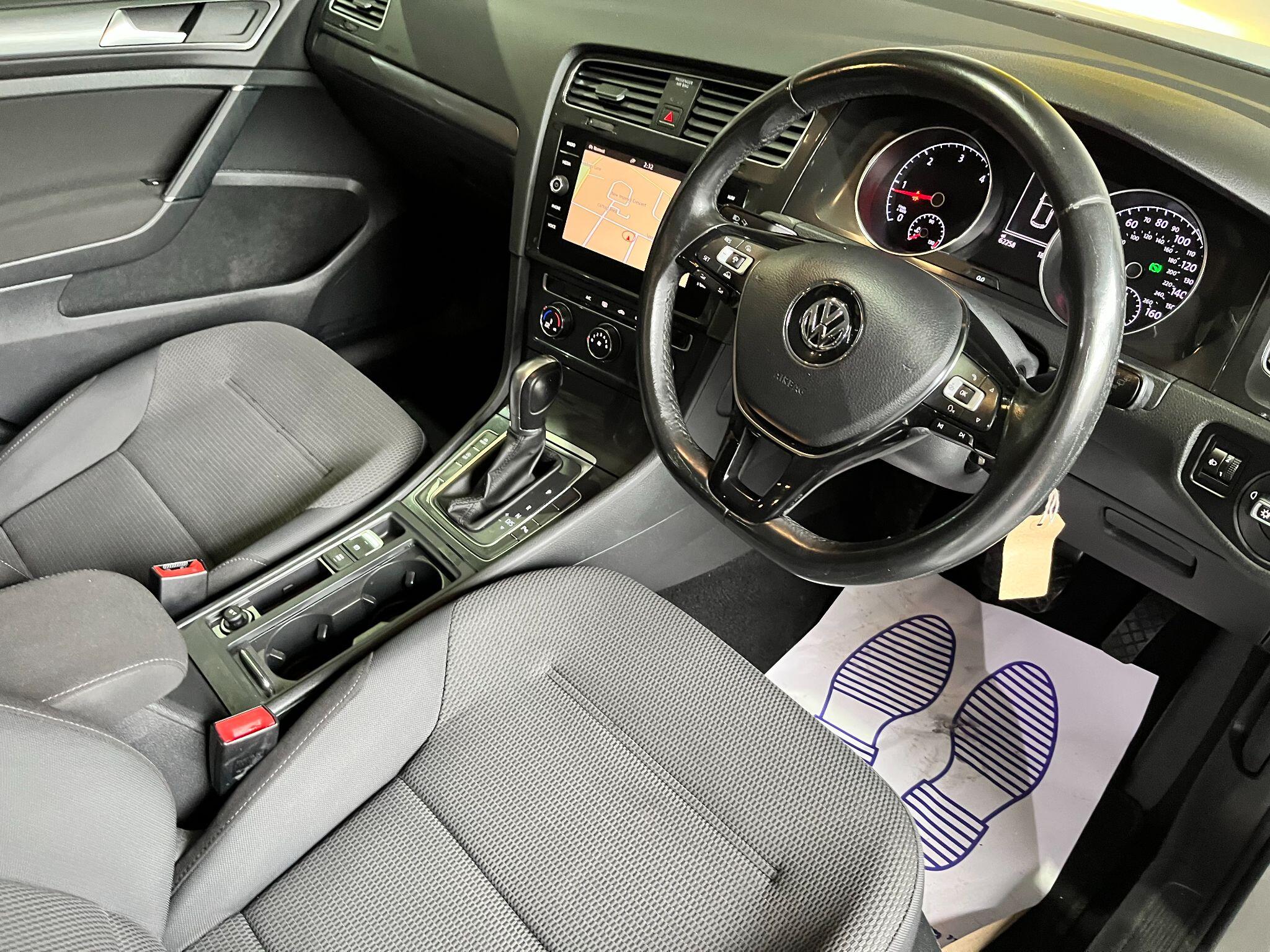 Volkswagen Golf view 19