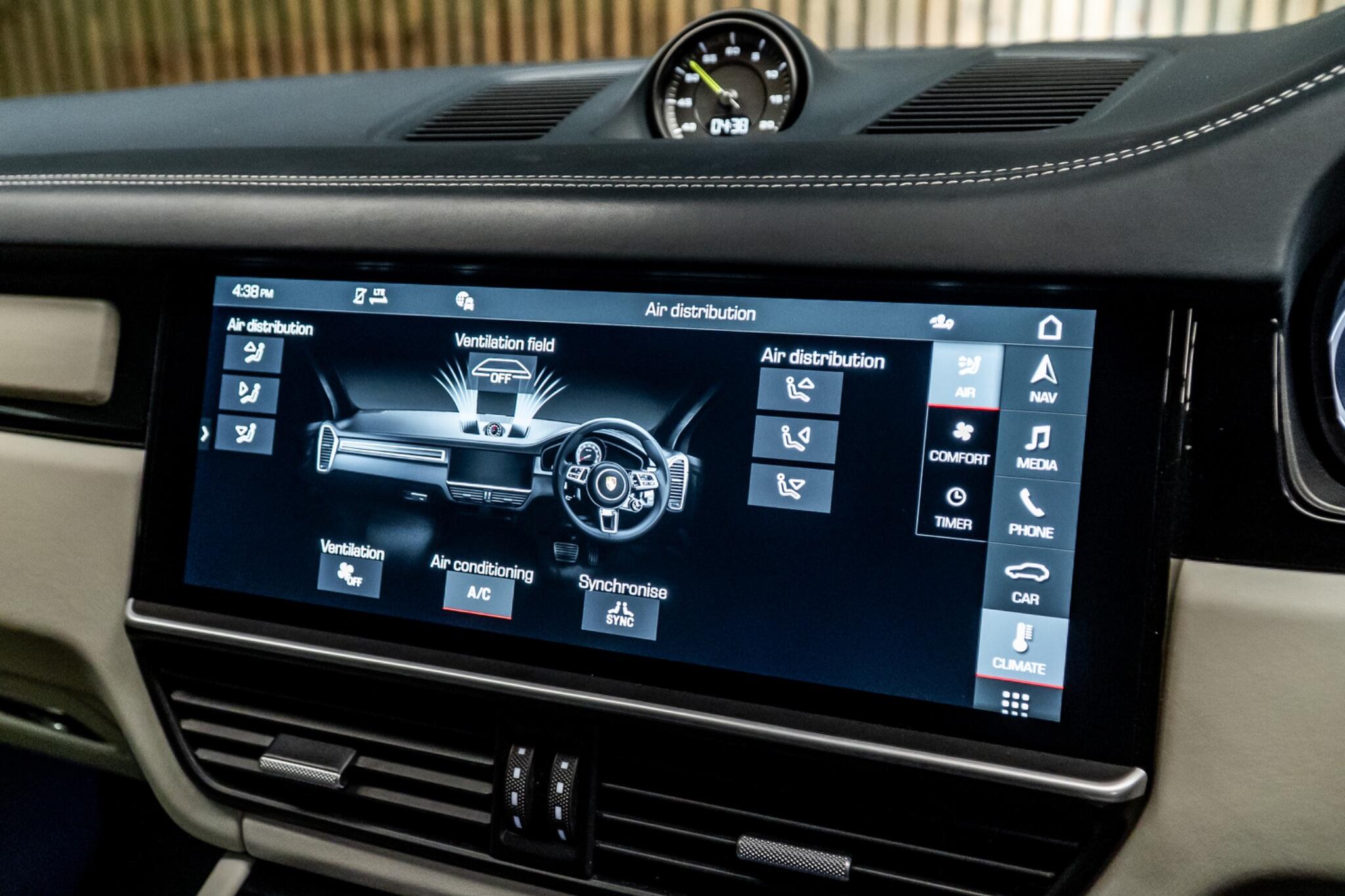 Porsche Cayenne view 30
