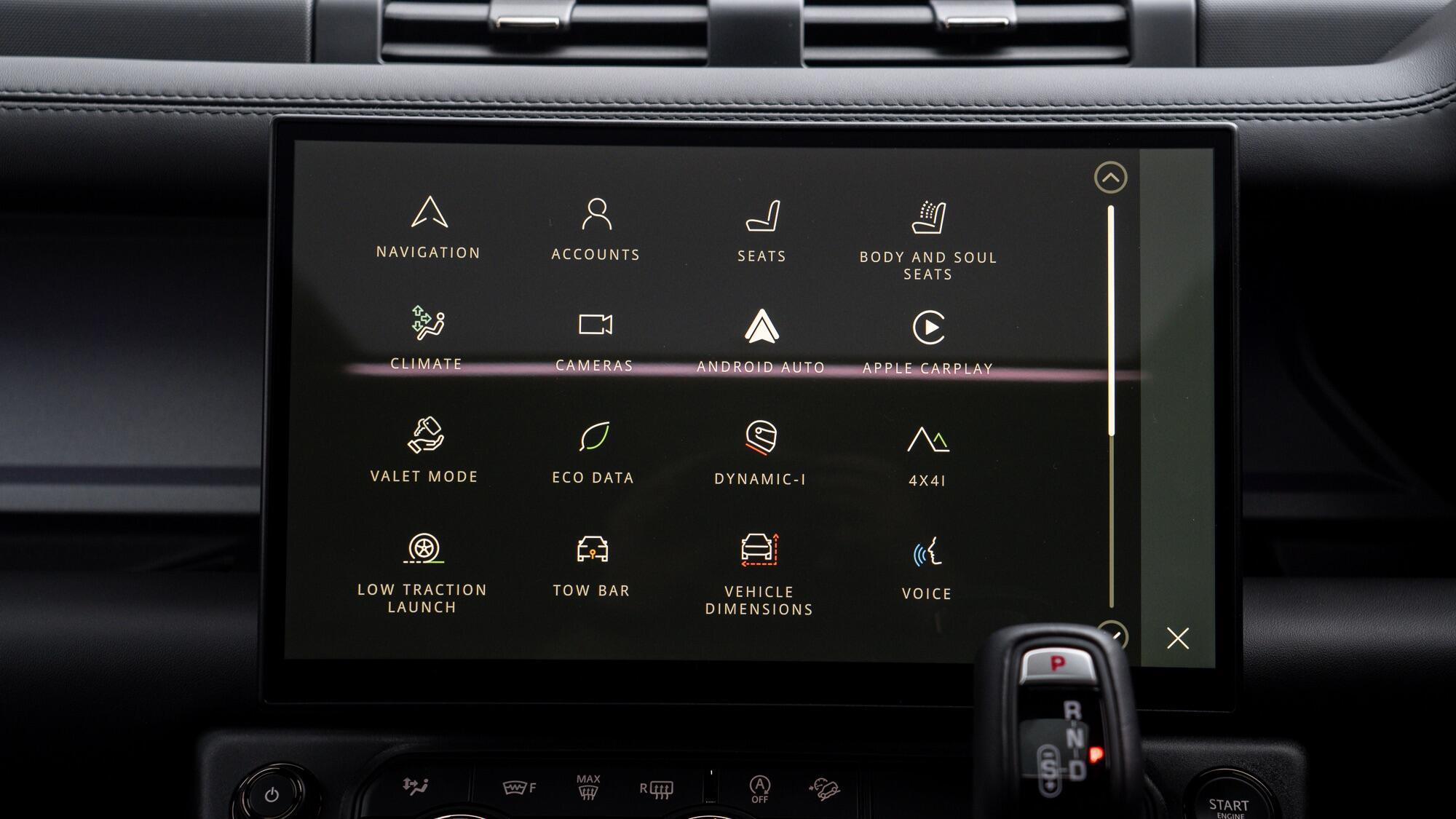 Land Rover Defender 110 view 29