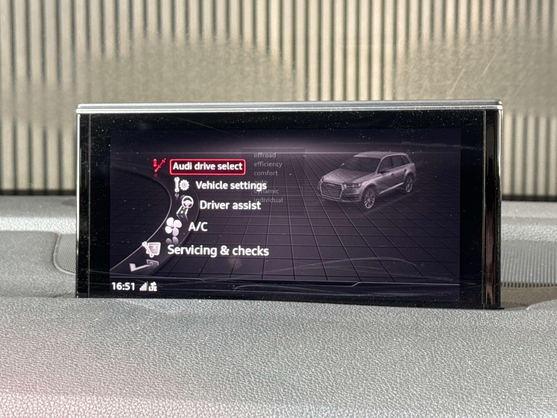 Audi Q7 view 41
