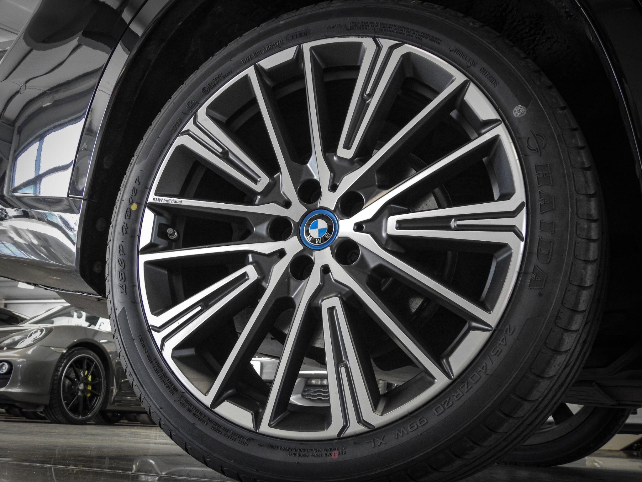 BMW Ix1 view 23