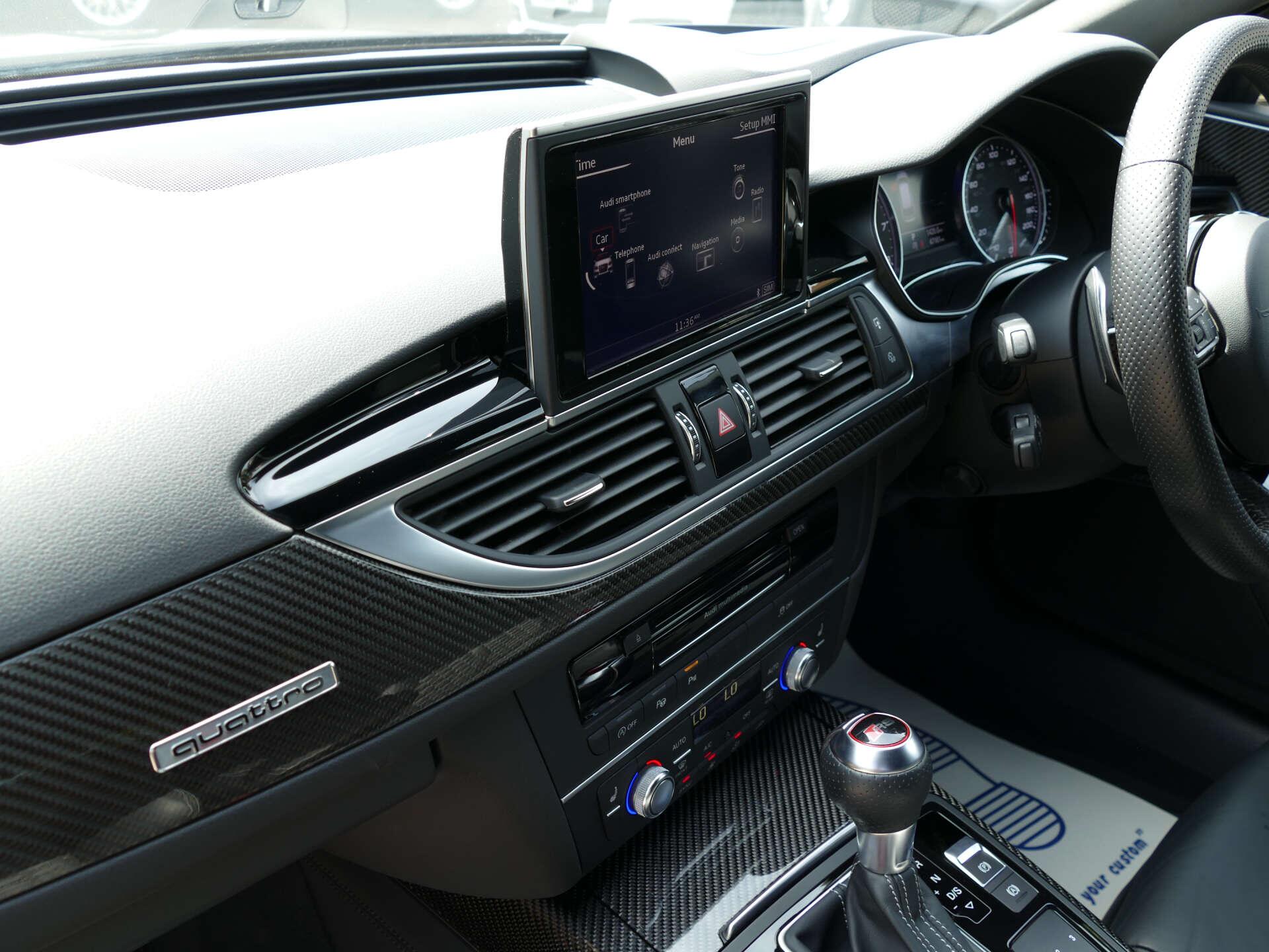Audi RS6 Avant view 32