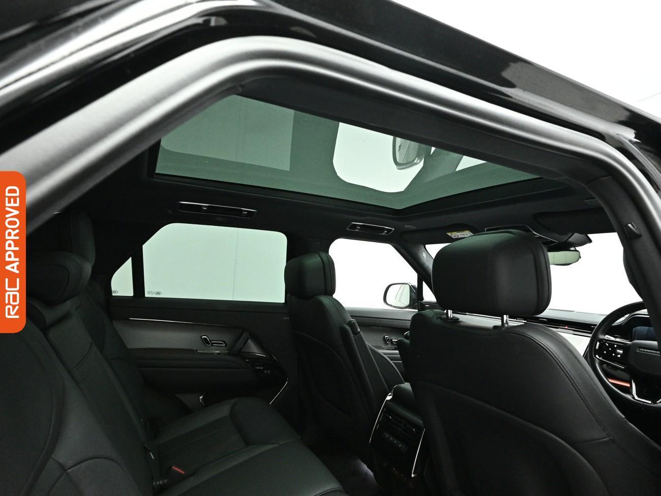 Land Rover Range Rover Sport view 3