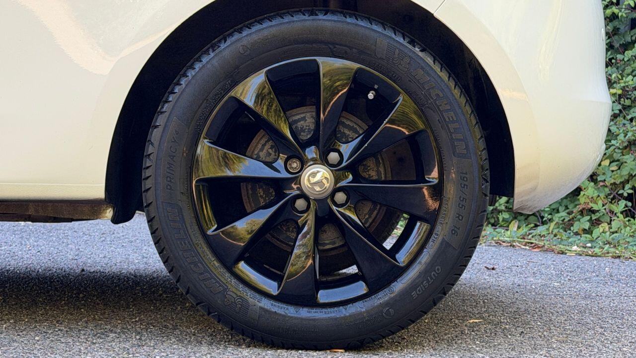 Vauxhall Corsa view 37