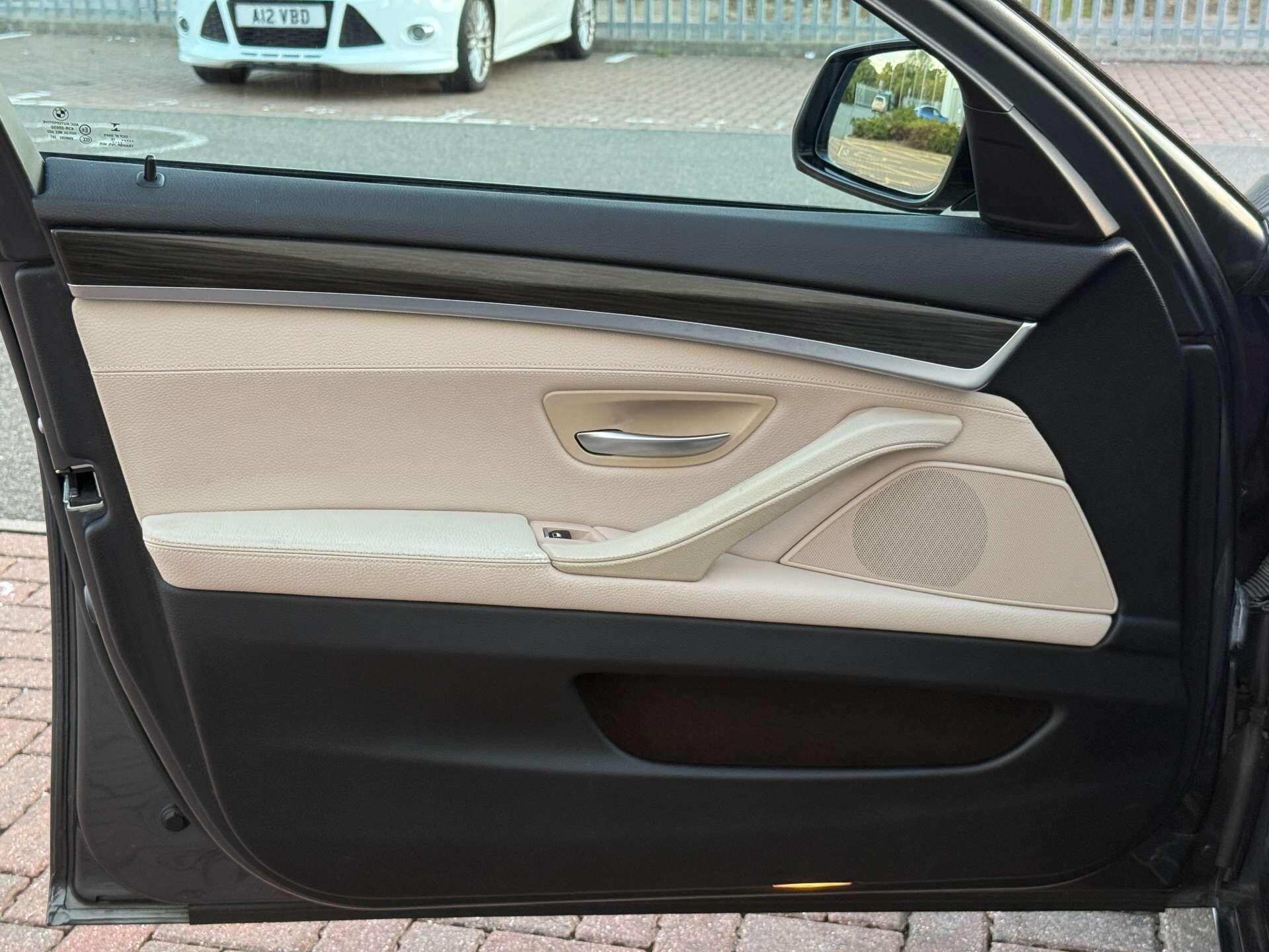 BMW 5 Series view 41