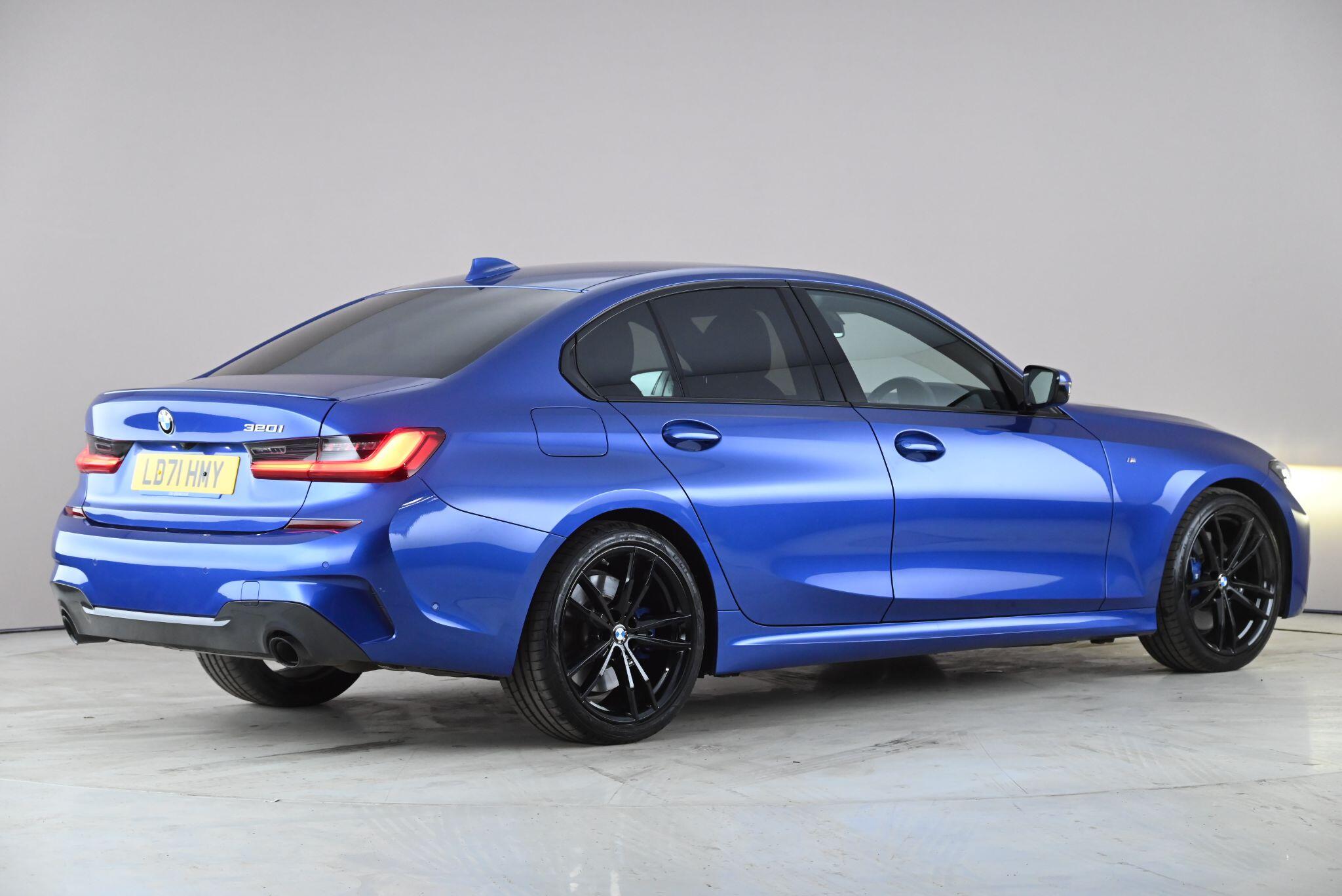 BMW 3 Series view 5