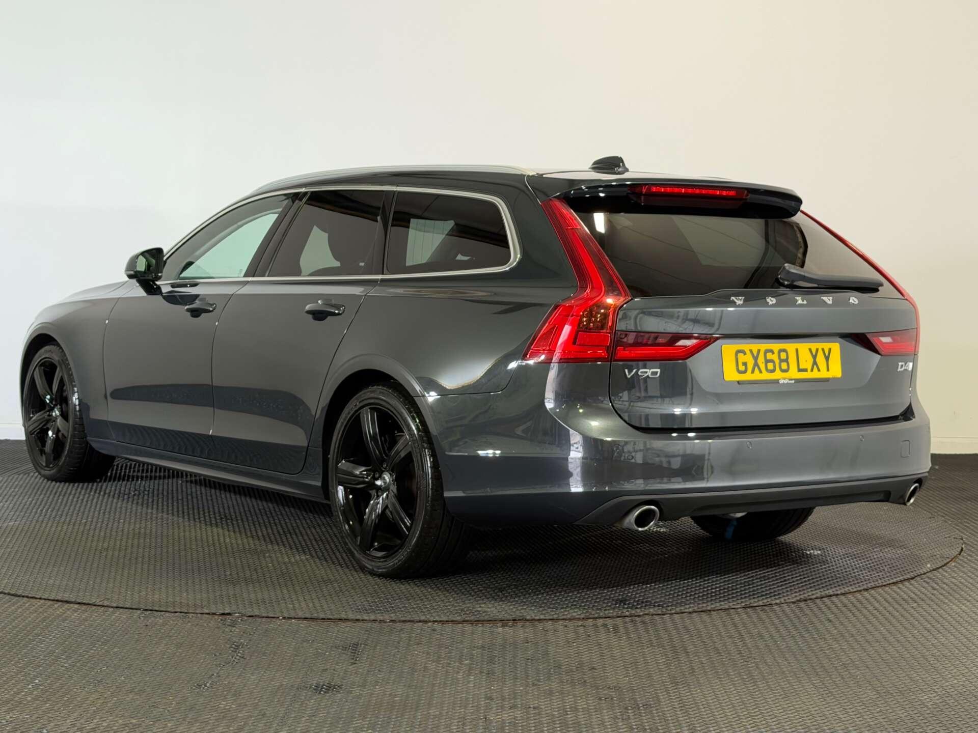 Volvo V90 view 5