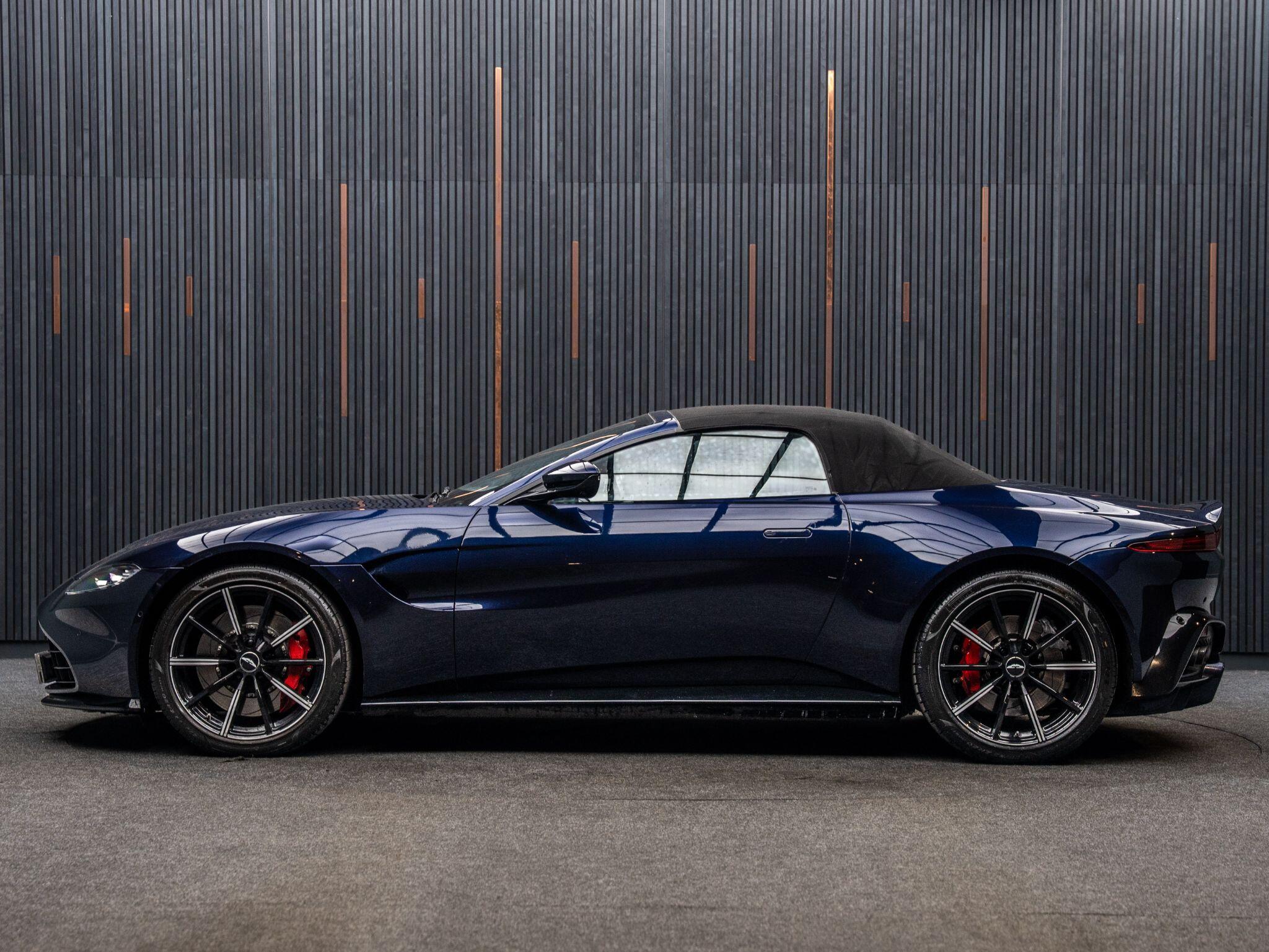 Aston Martin Vantage view 37