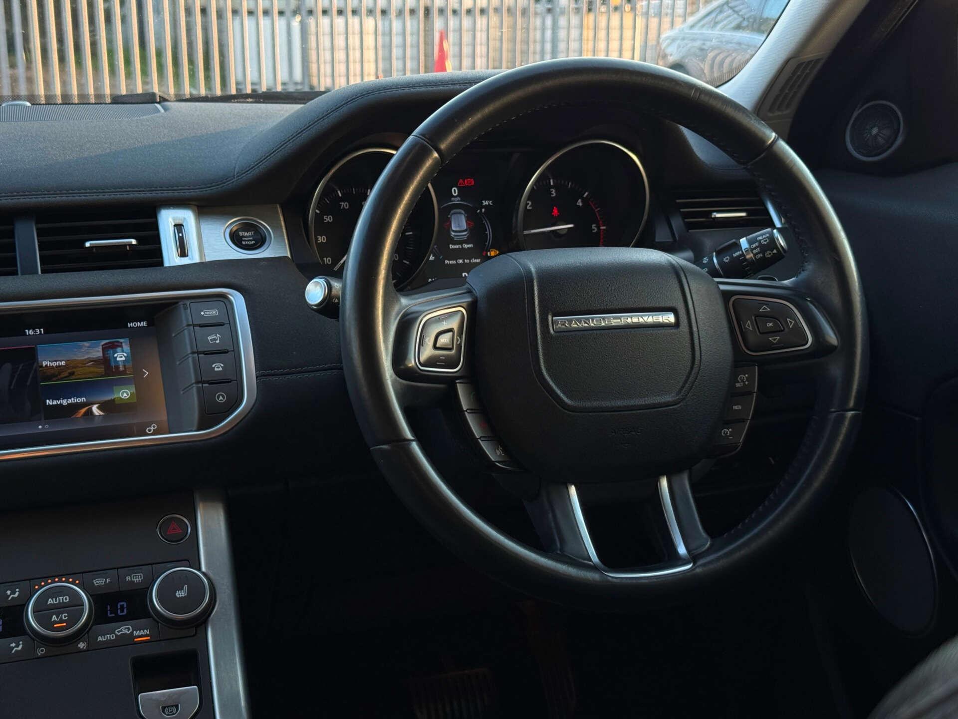Land Rover Range Rover Evoque view 45